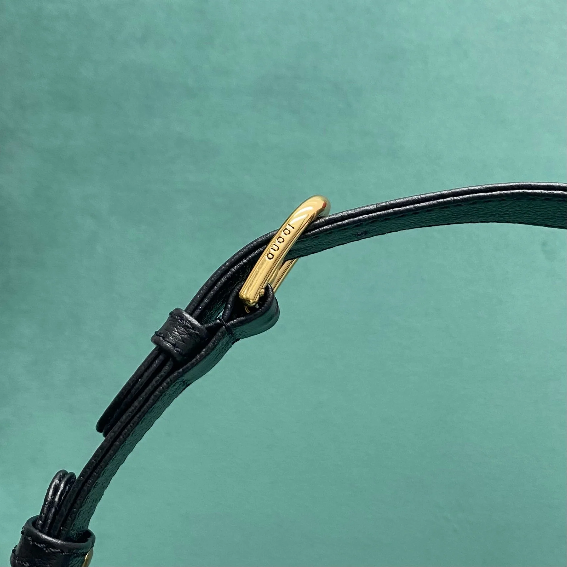 Сумка Gucci на цепочке через плечо - черная