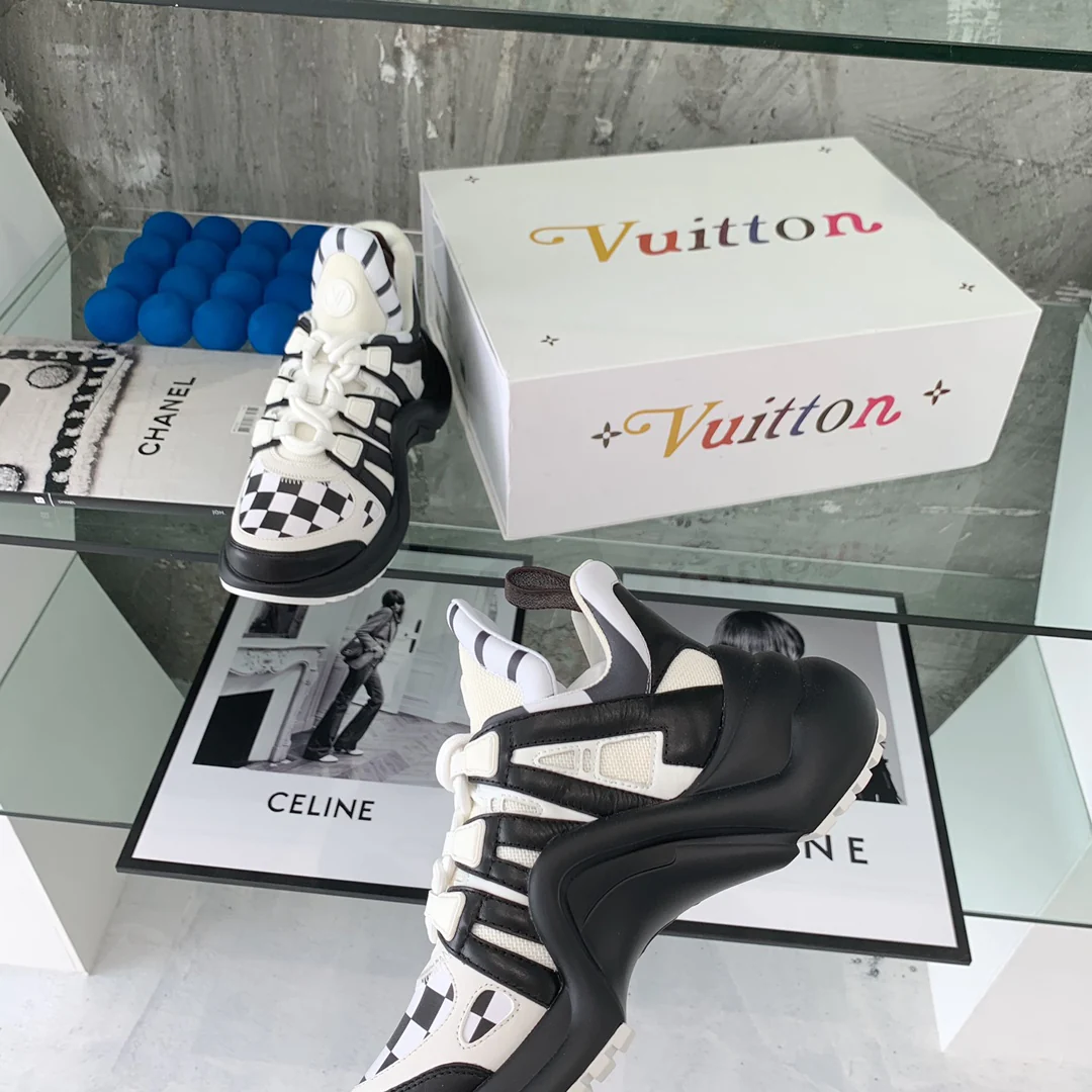 Обувь LV - Массивные кроссовки LV - 16