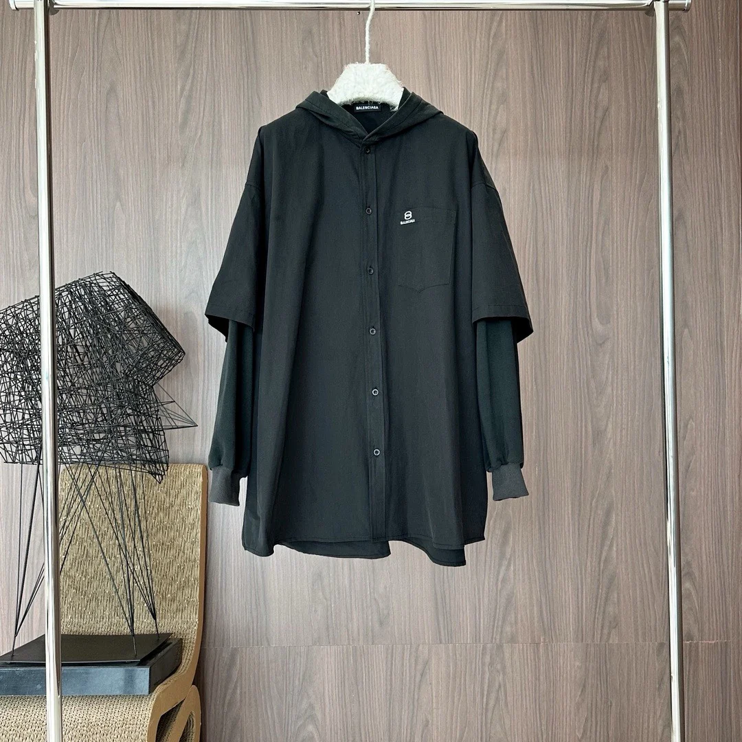Balenciaga - 2403 - Черная свободная рубашка с капюшоном из искусственной кожи - Весна/Лето 2024 - Унисекс