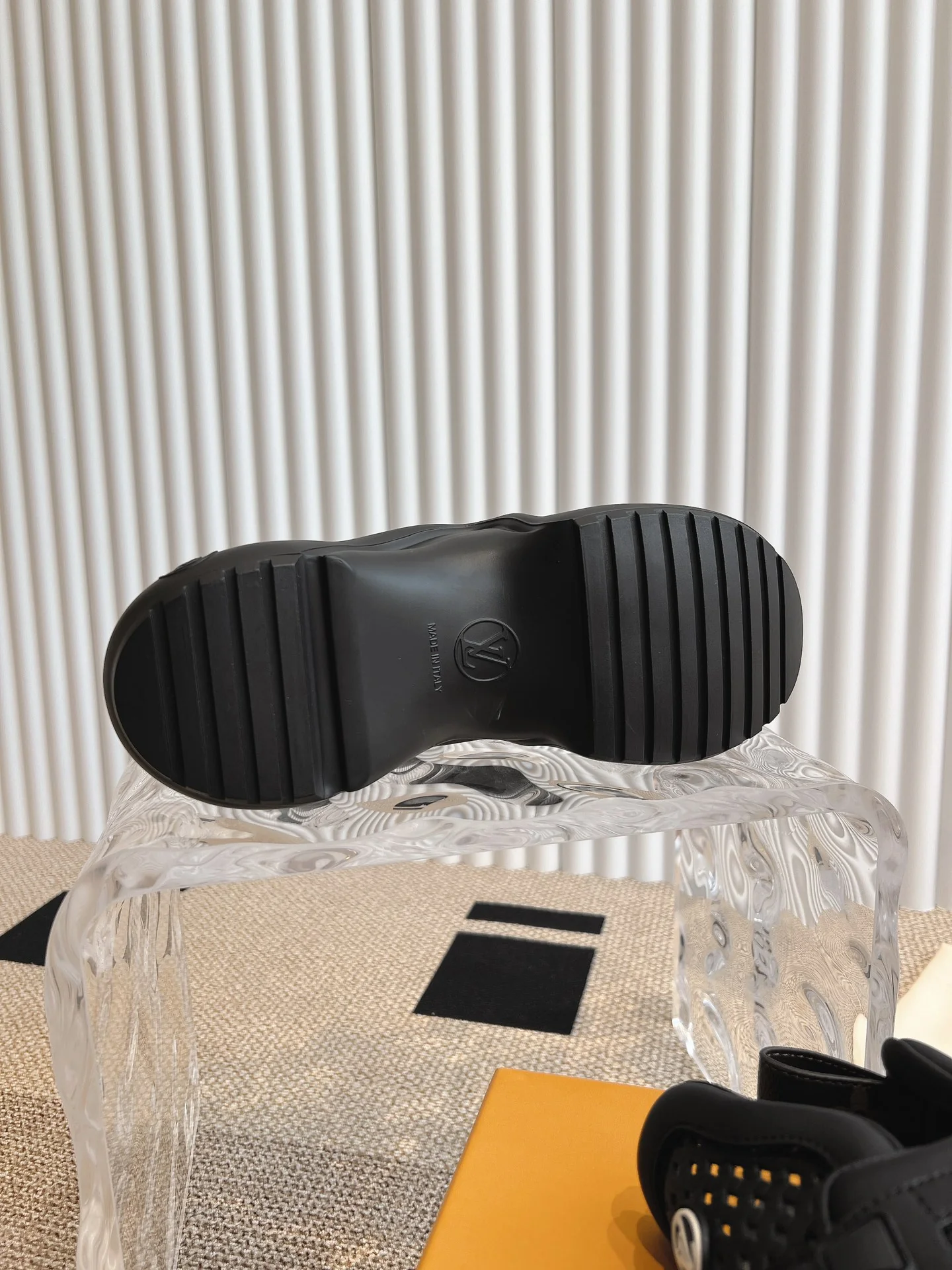 Повседневные туфли на платформе LV-2024 - черные