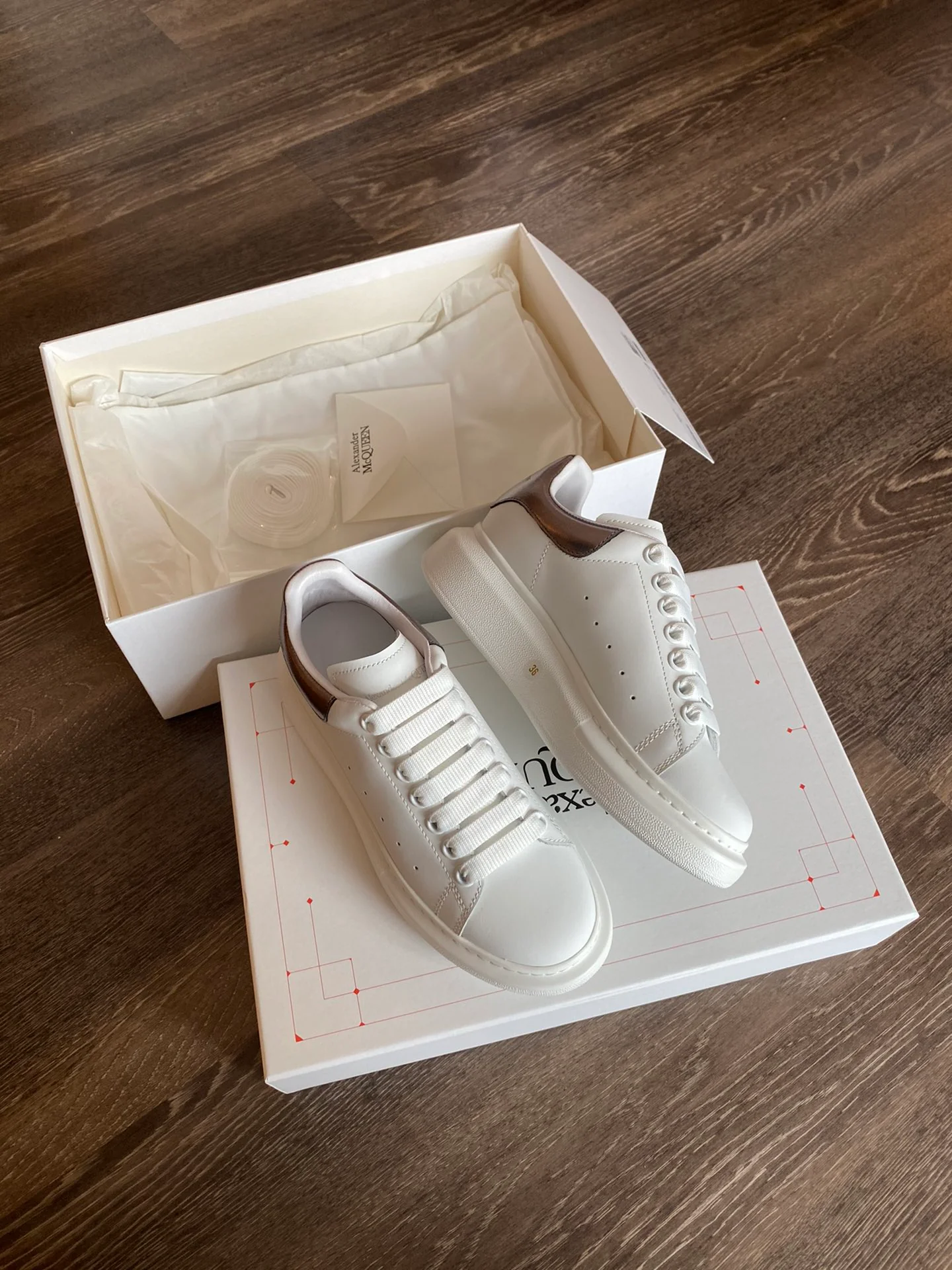 Классические белые кроссовки McQueen - бронзовые - серые