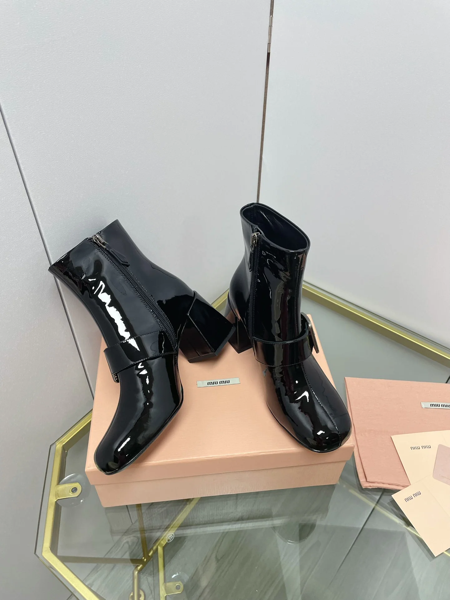 Miu Miu - Ретро-сапоги на массивном каблуке