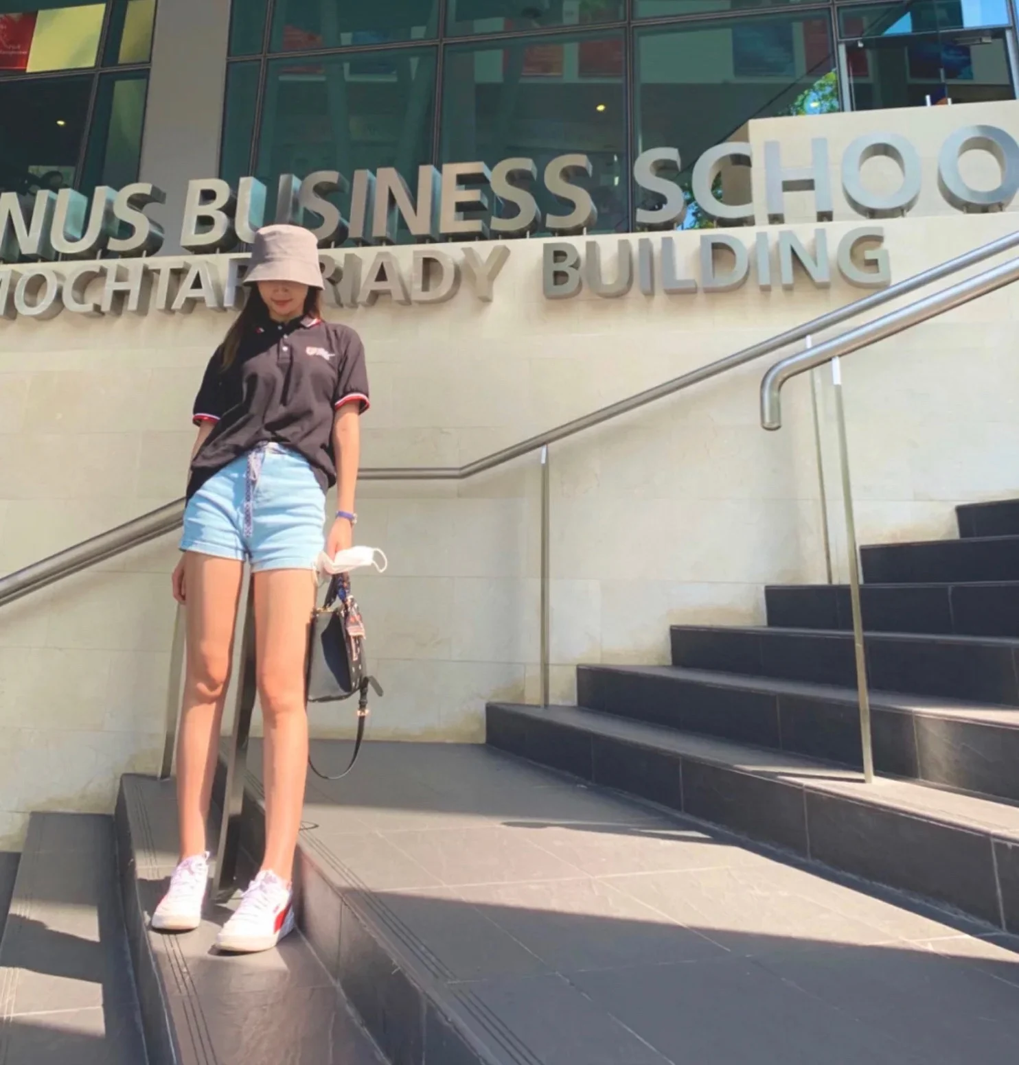 m45659-LV-onthego-pm Сумка-тоут, черная