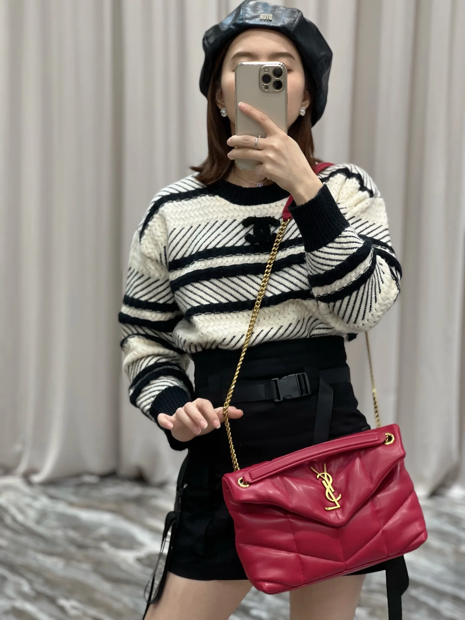 Сумка YSL New Laurent через плечо/кроссбоди, маленькая, красная.