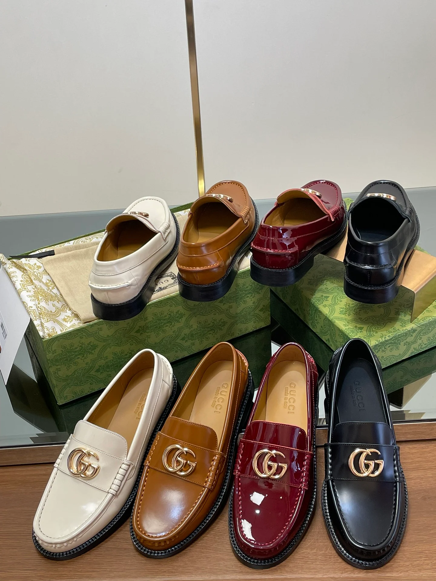 Лоферы Gucci 2024 — изображение из коллекции