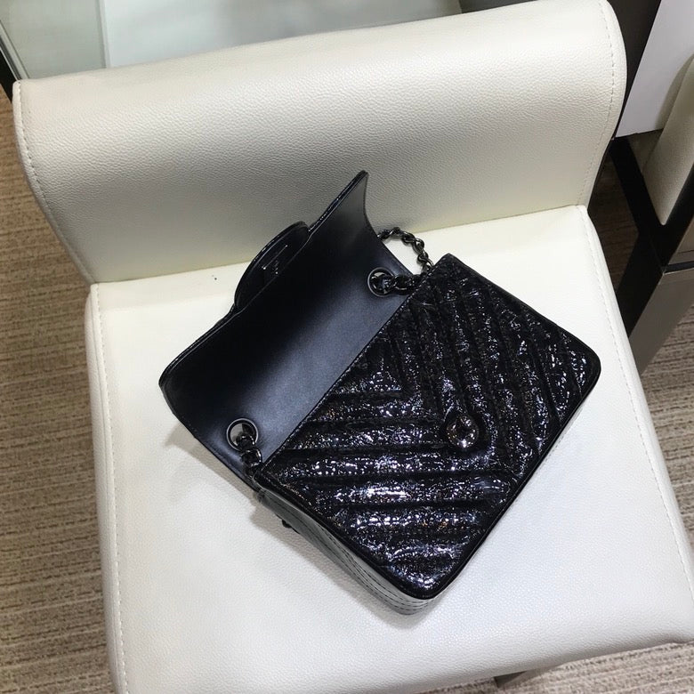 Коллекция Chanel Весна/Лето 2018 - Плиссированная металлизированная кожа - Телячья кожа - Сумка CF - 17 см - 1