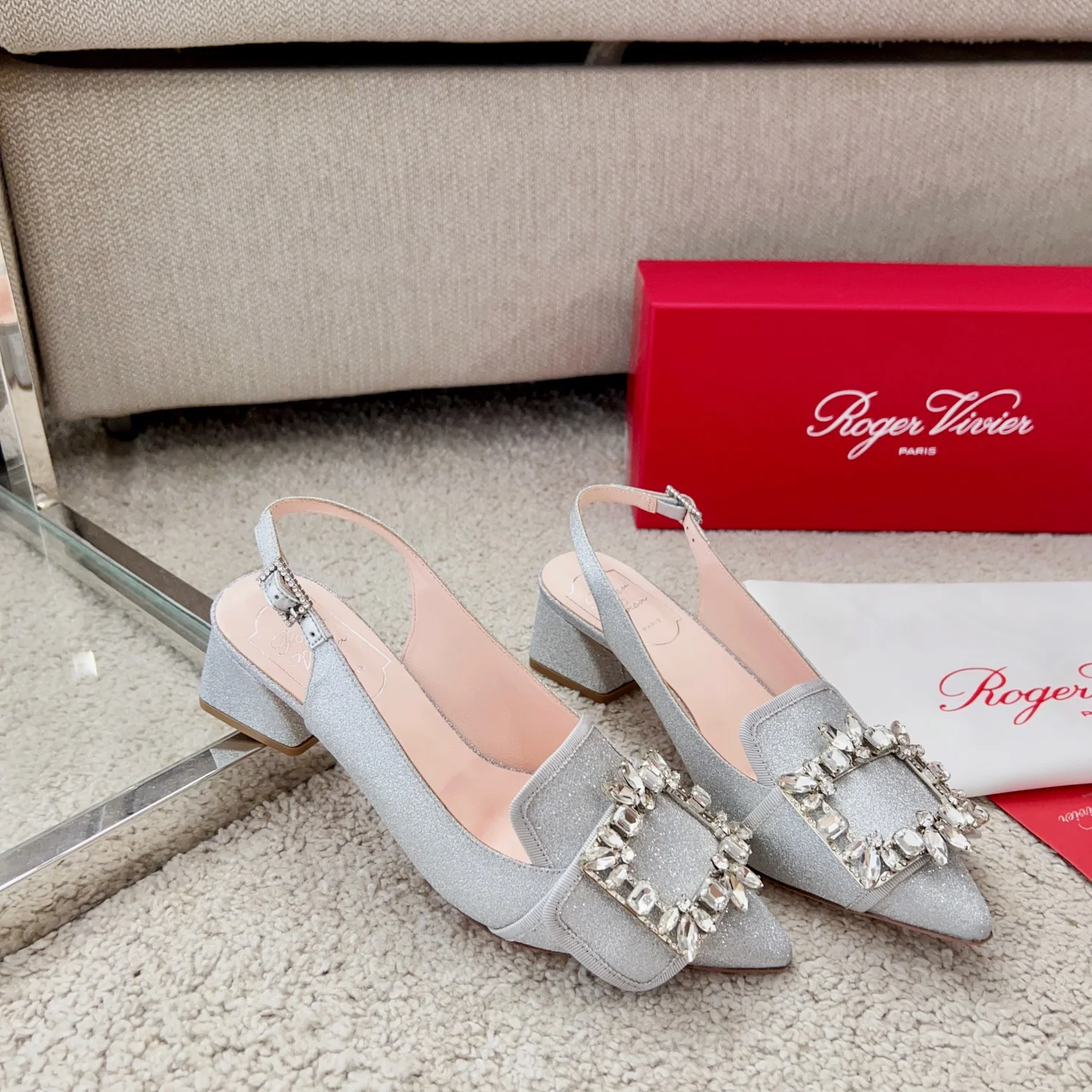 Обувь RV Shoes - Серия Versailles Garden - Сандалии с бриллиантовой пряжкой - Серебристые