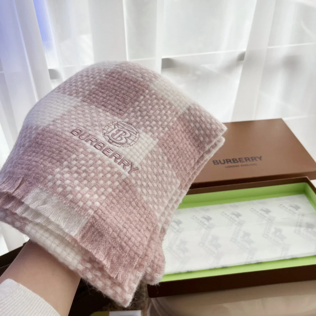 Шарф Burberry из усадочной шерсти в клетку - 32 см - 190 см - 125 г - 100% шерсть - розовый