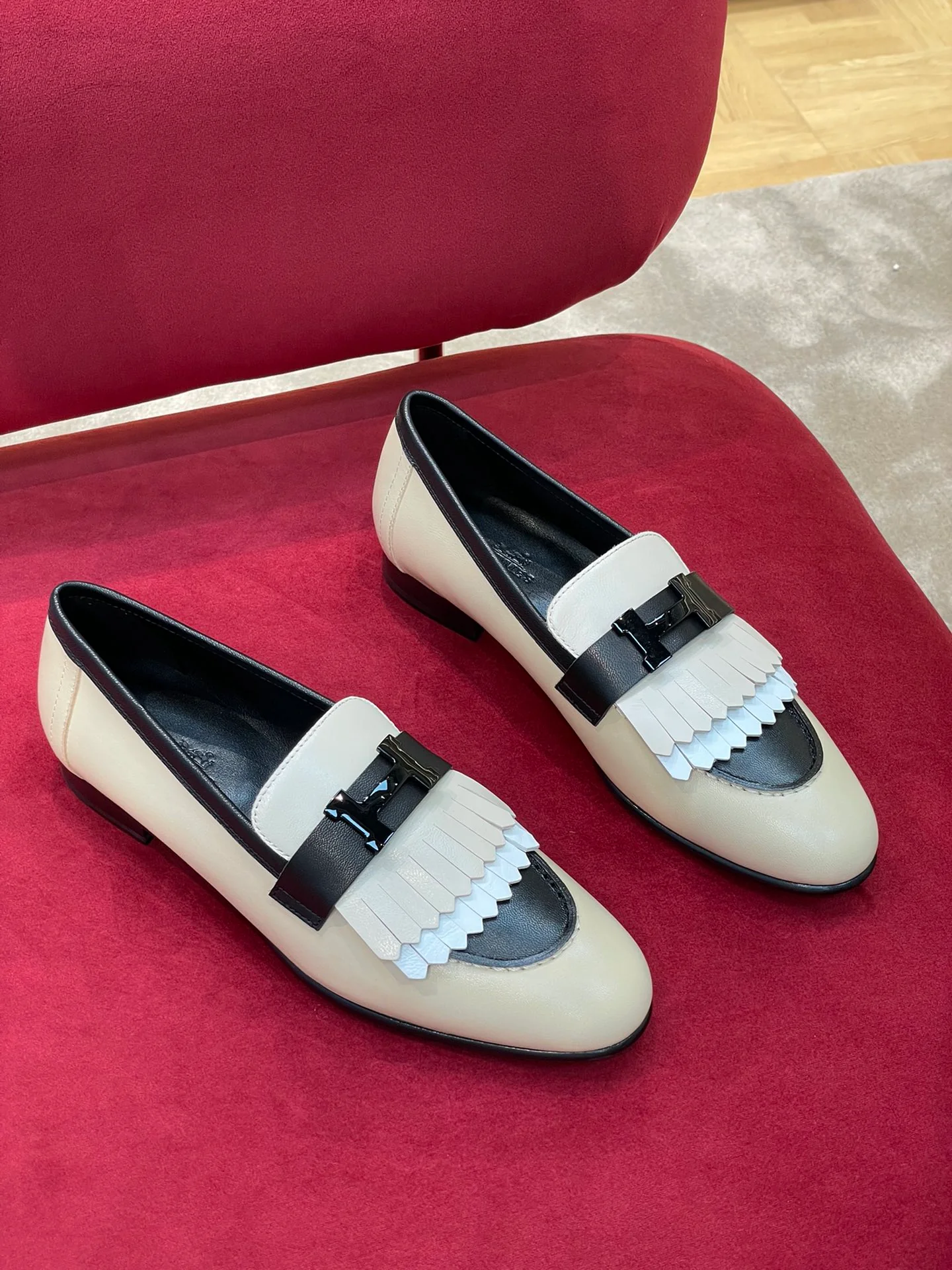 Hermes 2022 Новая расцветка Классические лоферы с кисточками - 1