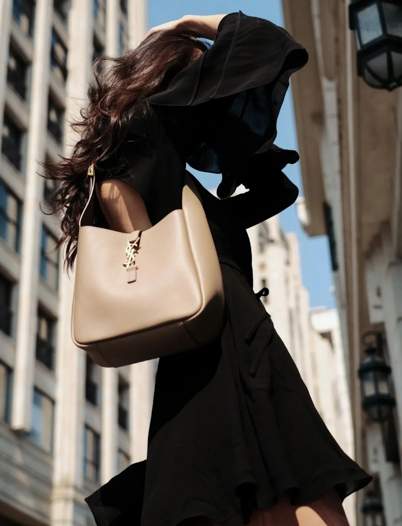 Сумка YSL Le 5 A 7 Soft Hobo Rose Sand - Body Image