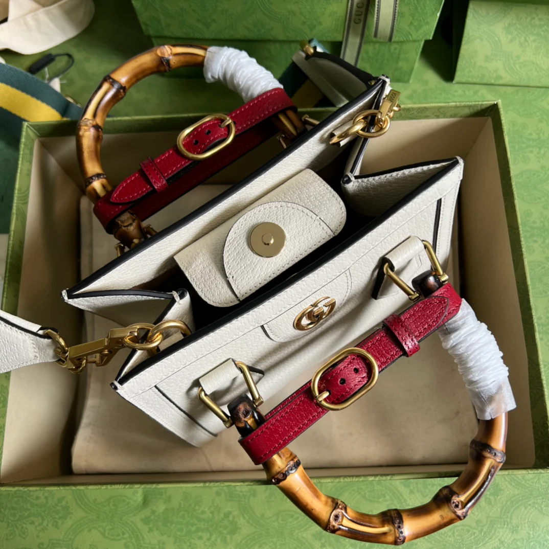 Сумка Gucci Bamboo — маленькая сумочка — 20x16x10 см — белая кожа