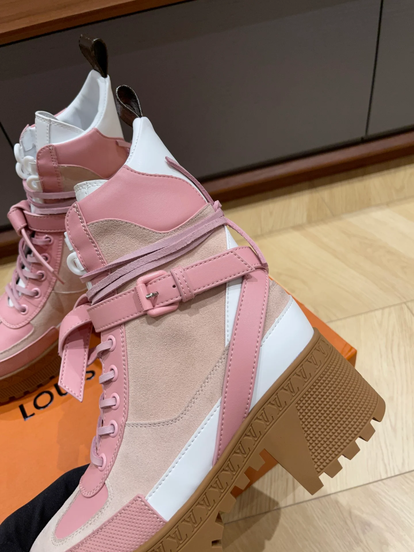 LV-2024 - Повседневные ботинки - Розовые