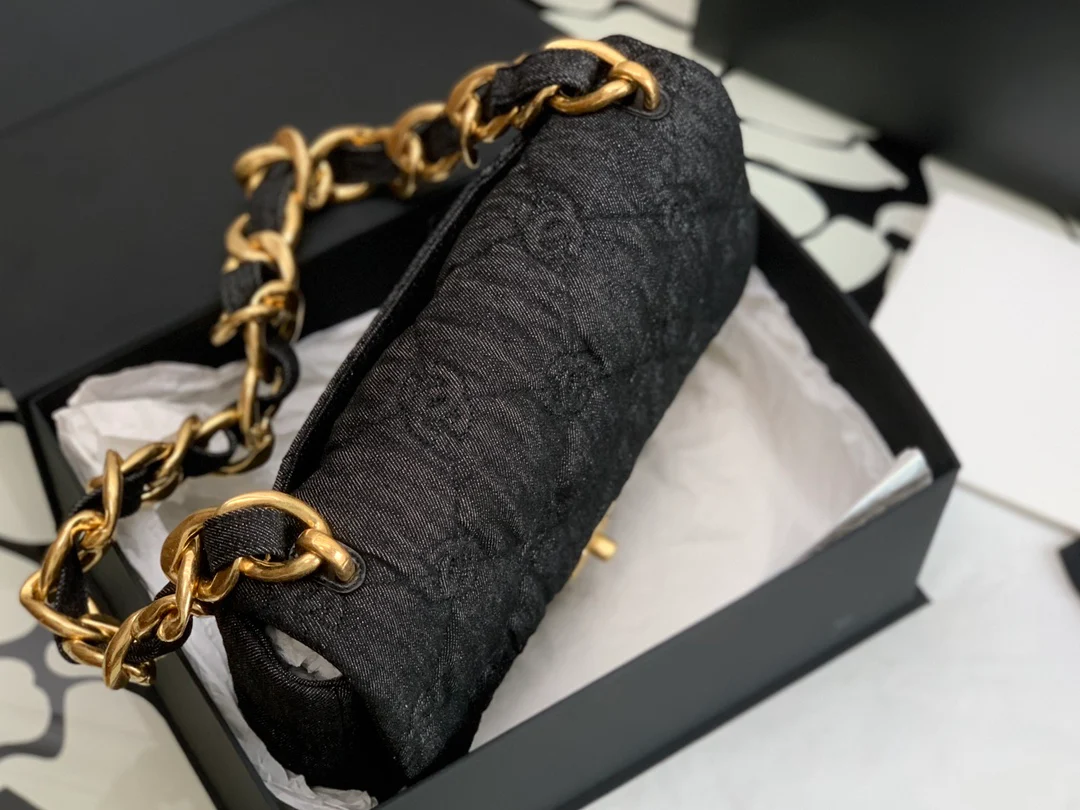 Сумка Chanel CF Chunky Chain Denim Shoulder Bag 2022 года, черная, 27 см.