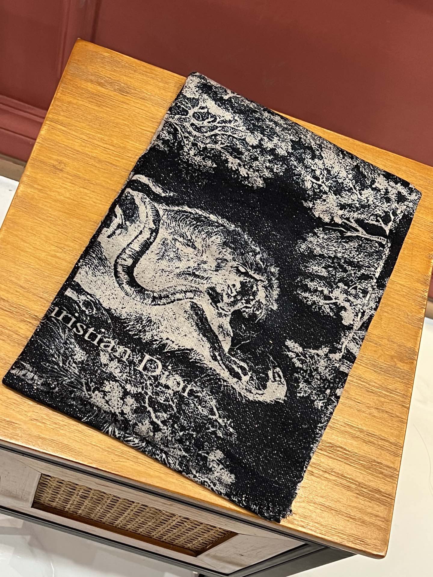 Длинный шарф Dior Jungle Animal с пайетками - 110 см - 200 см - 100 см - Высококачественный чистый кашемир - 1 шт.