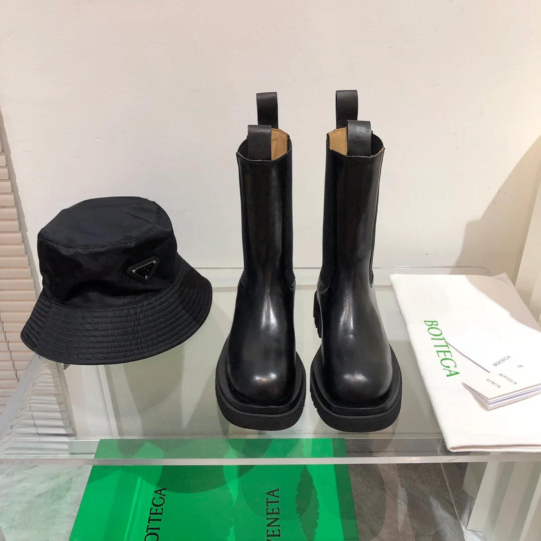 BV - Ботинки Dr. Martens до середины икры