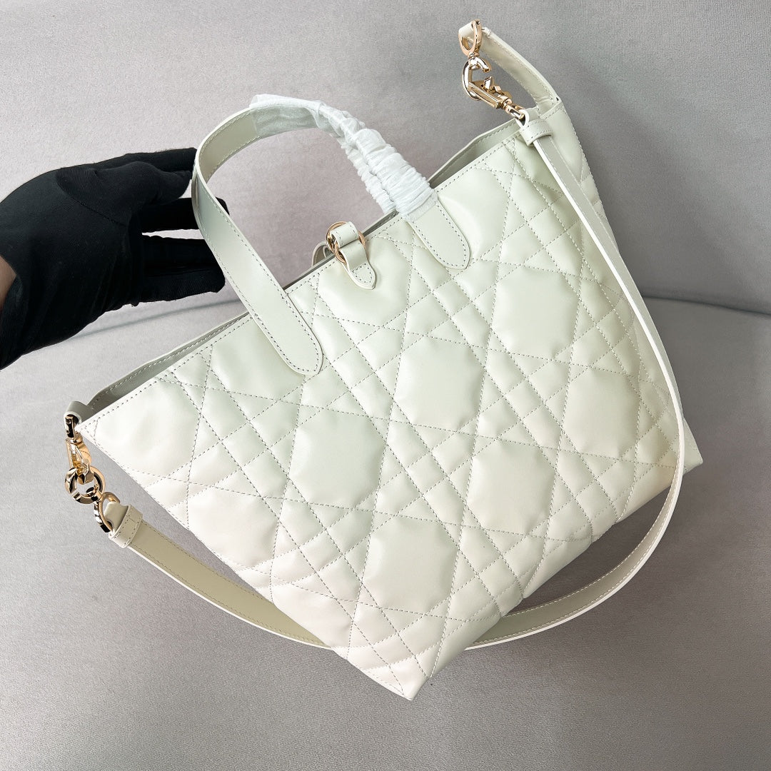 Dior d-toujours Medium White