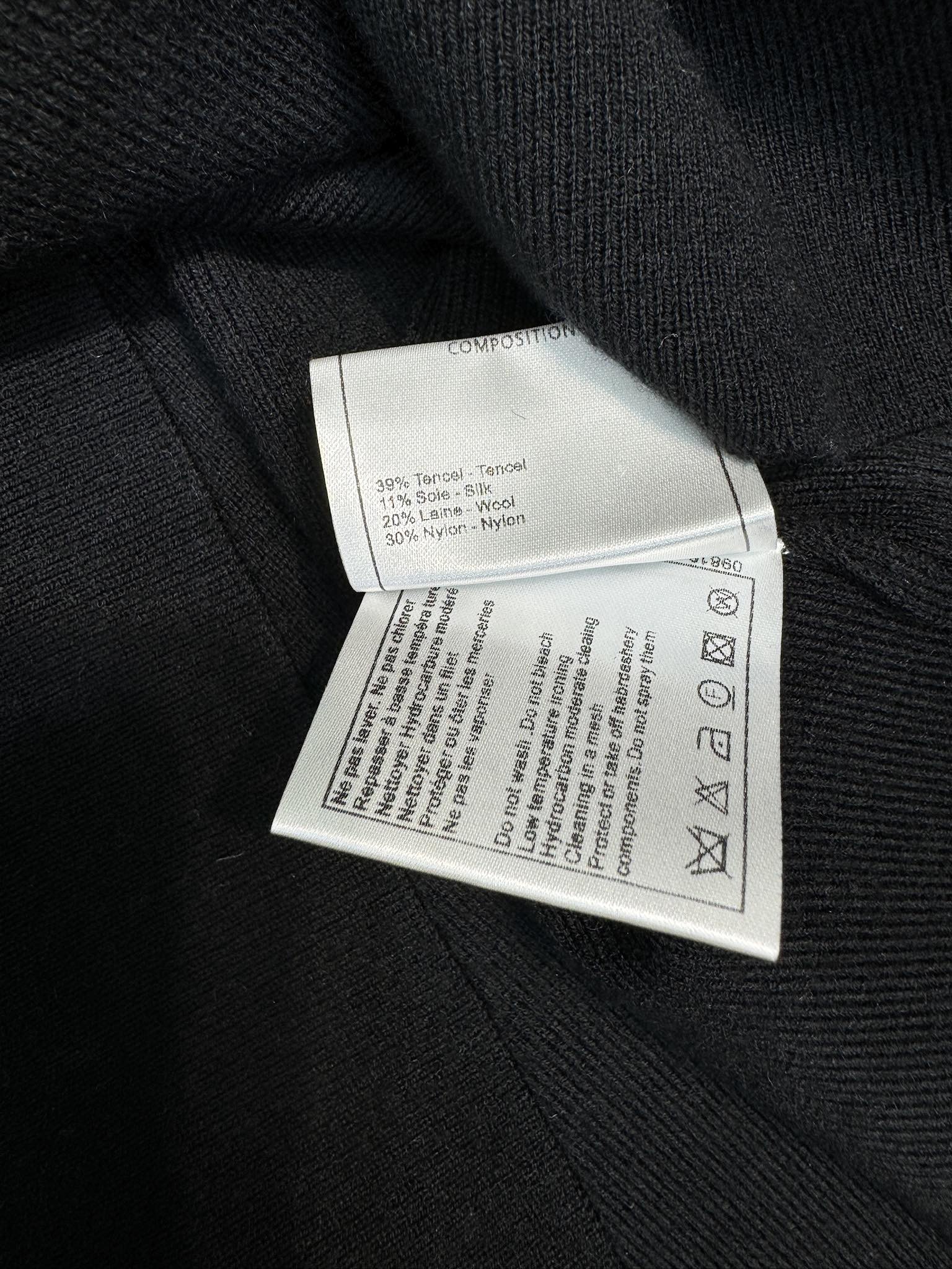 Жилет Chanel 2403 ручной работы из плетеной ткани с цепочками - черный