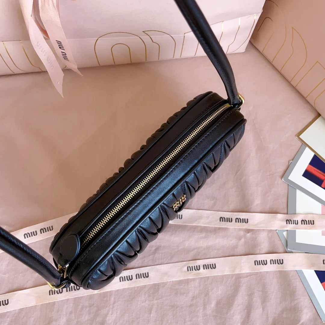 Сумка для маджонга Miu Miu-5ne024 с текстурированной вышивкой, черная.