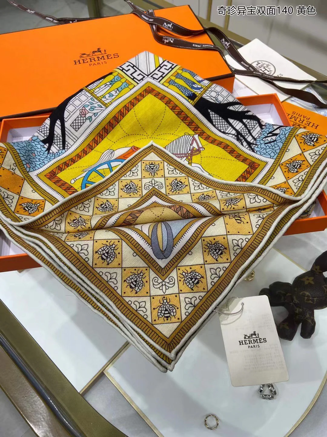 Hermes Exquisite Treasures - Двусторонняя желтая шаль (140 см) - 70% кашемир - 30% шелк