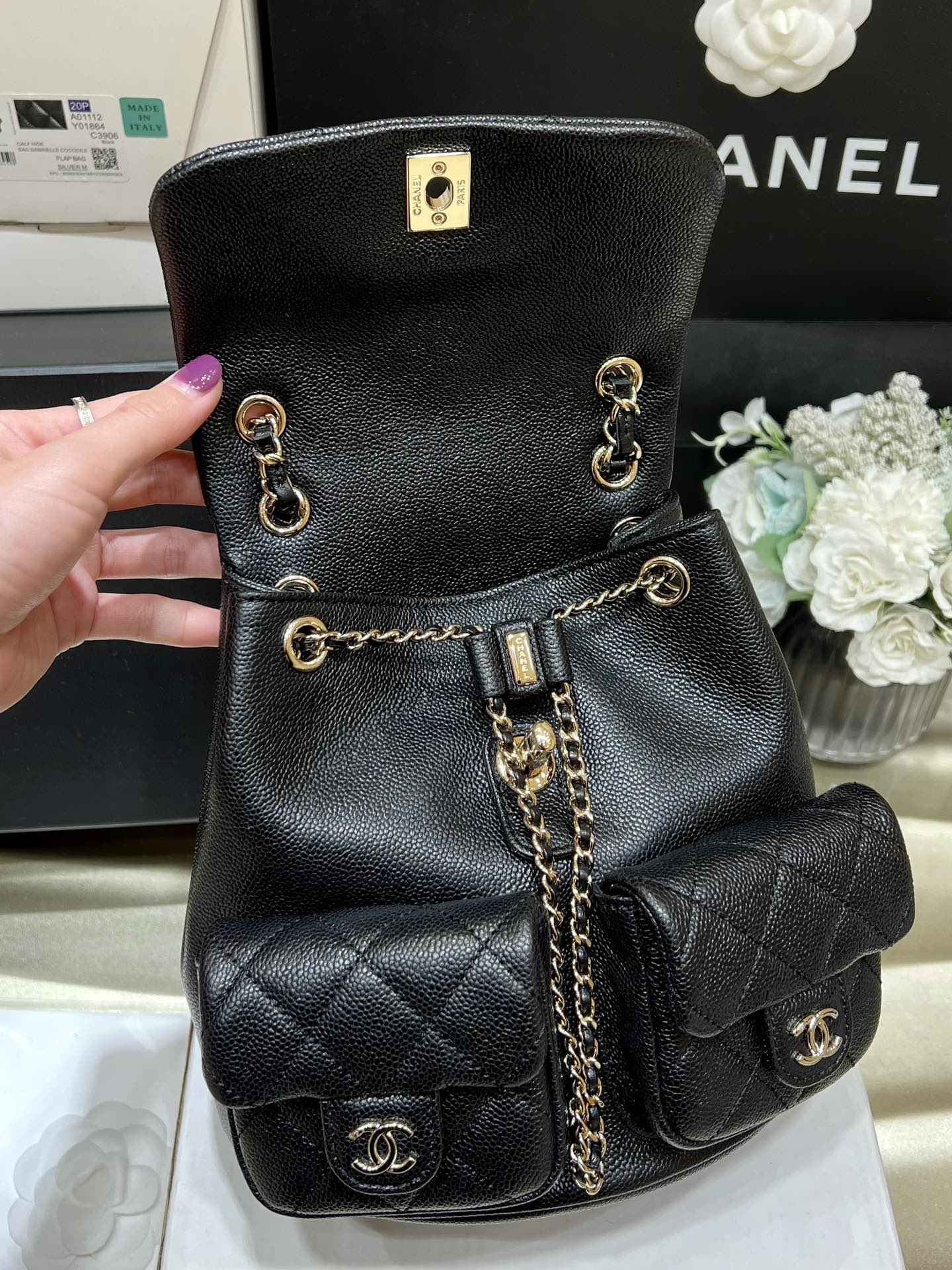 Коллекция Chanel Весна/Лето 2023 - Duma - Рюкзак из зернистой кожи - Черный