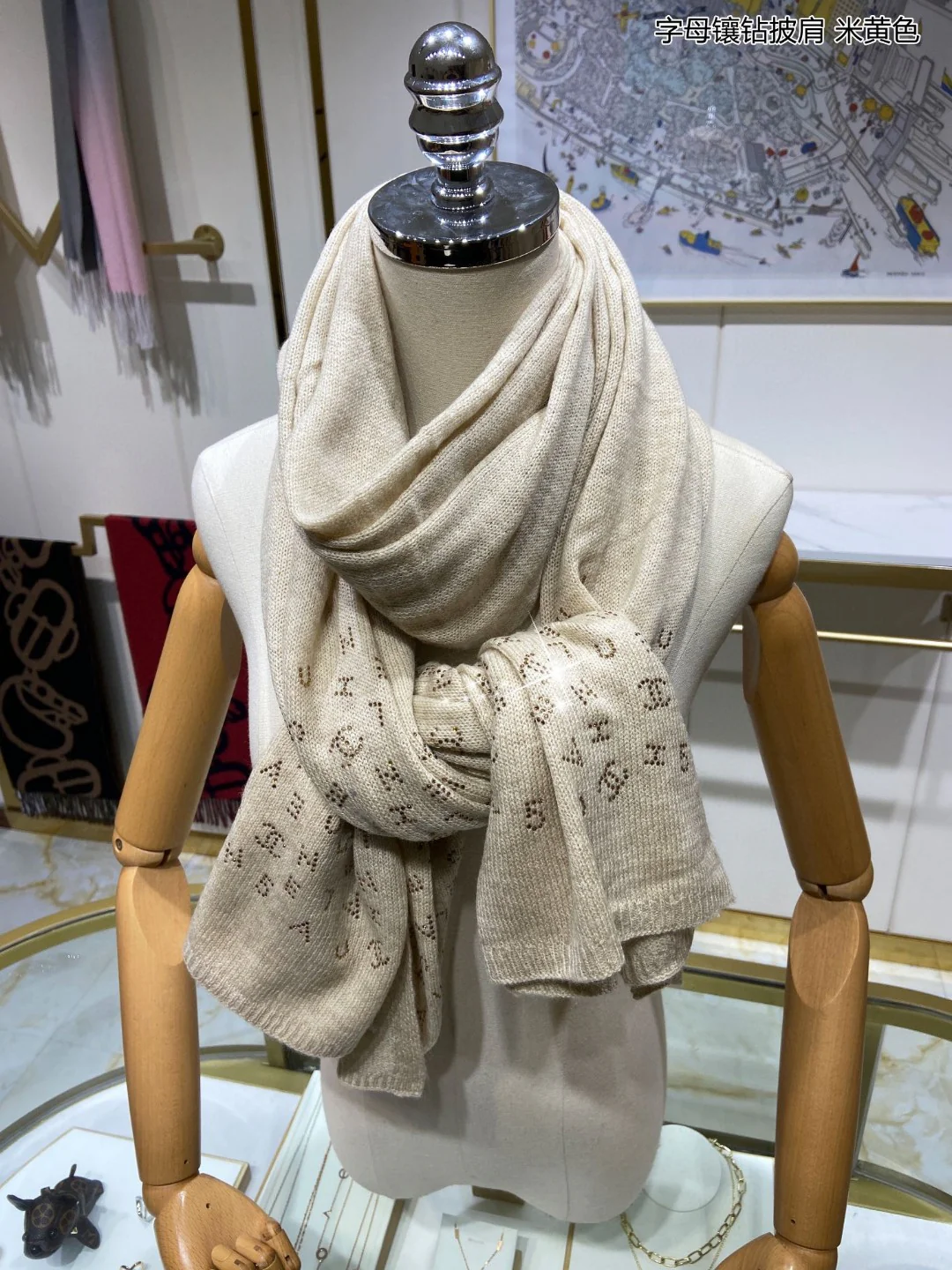 Шарф/шаль Chanel с монограммой и стразами - 68 см - 200 см - 100% кашемир - кремовый