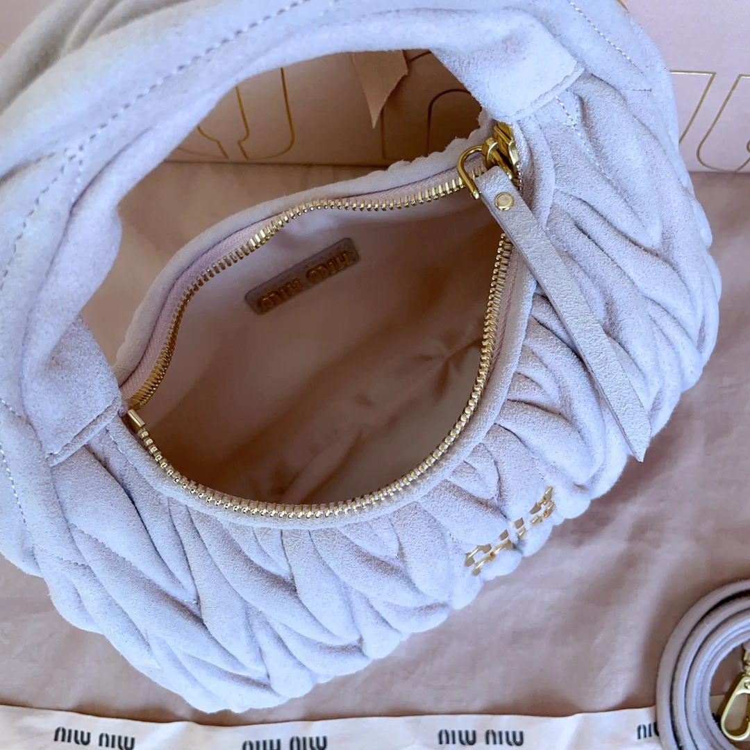 Розовая замшевая сумка Miu Miu 5bc125 miuwander