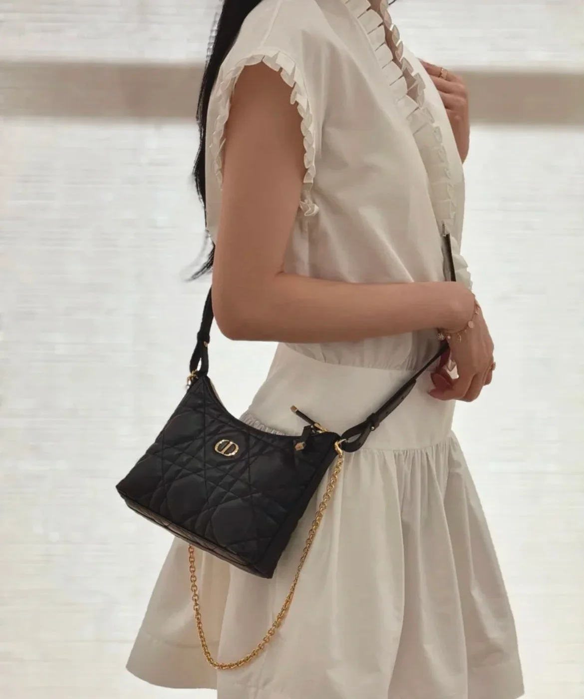 Мини-сумочка Dior Montaigne 30 Chain Bag, черная.