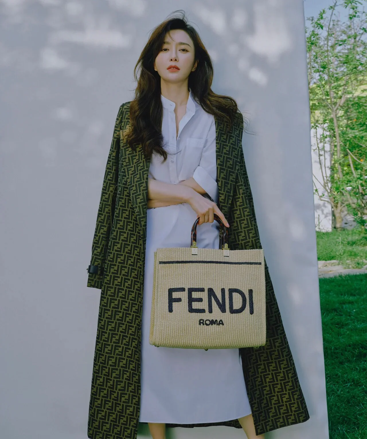 Сумка-шоппер Fendi Sunshine ручной работы из соломы