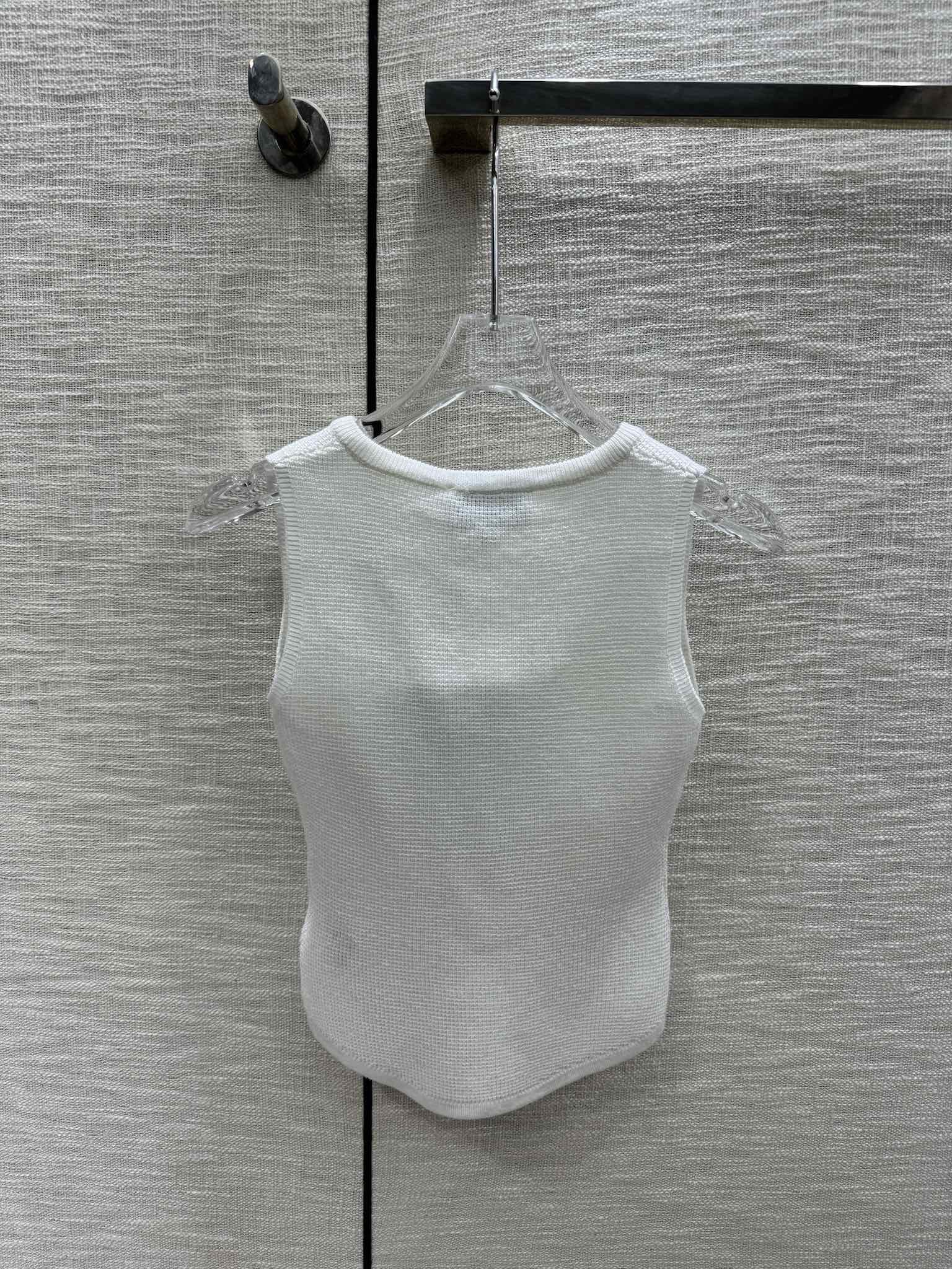 Вязаный жилет Chanel 2403 Graffiti с V-образным вырезом