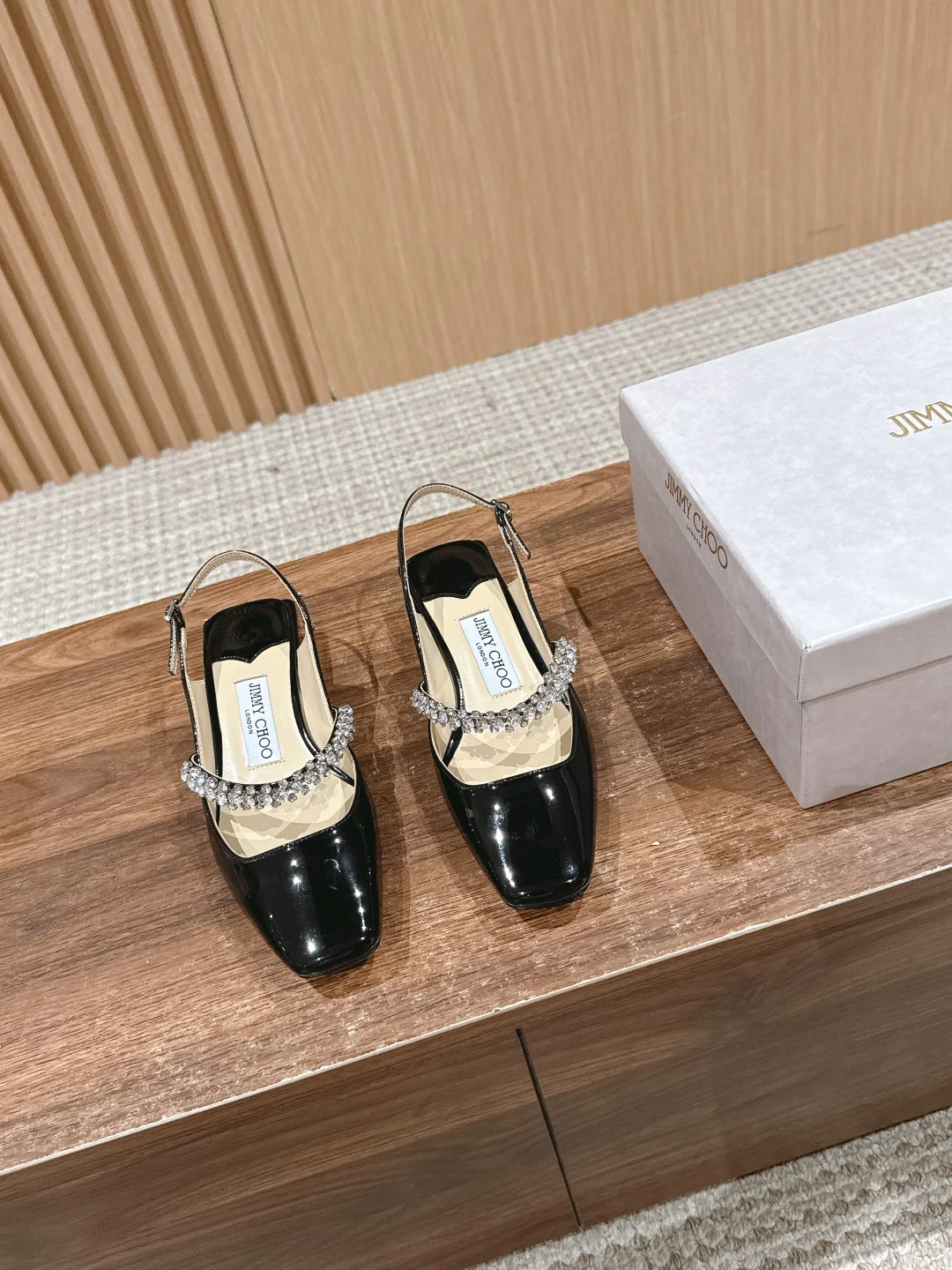 Сандалии Jimmy Mary Jane с кристальной цепочкой на пятке - черные