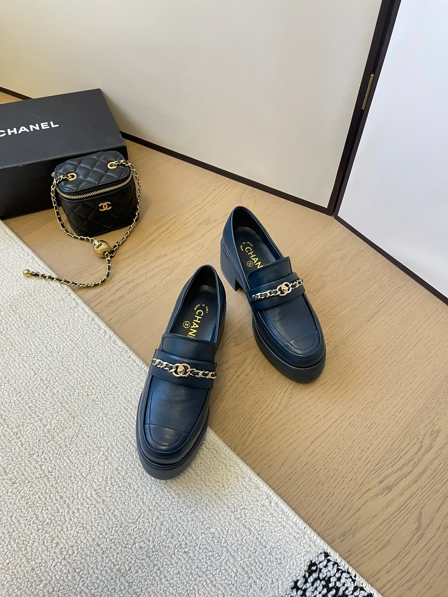 Лоферы Chanel 2024 - черные