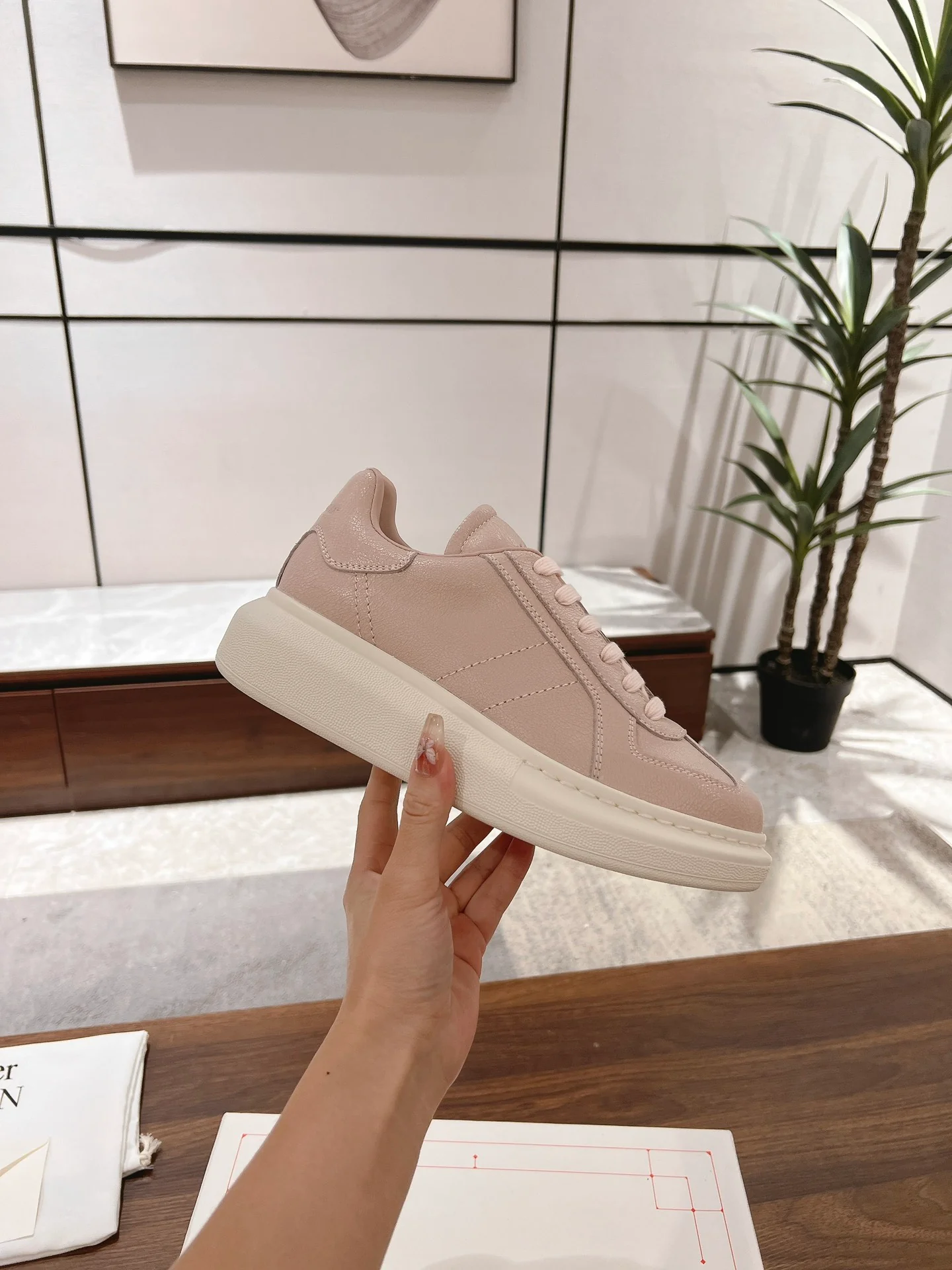 Скейтбордные кроссовки McQueen 2024 — розовые