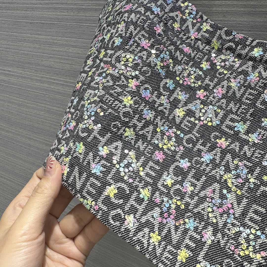 В стиле Chanel - 2403 - 24 Весна/Лето Новинка Прочный жилет из жаккардовой ткани, окрашенной пряжей, с буквами и бисером