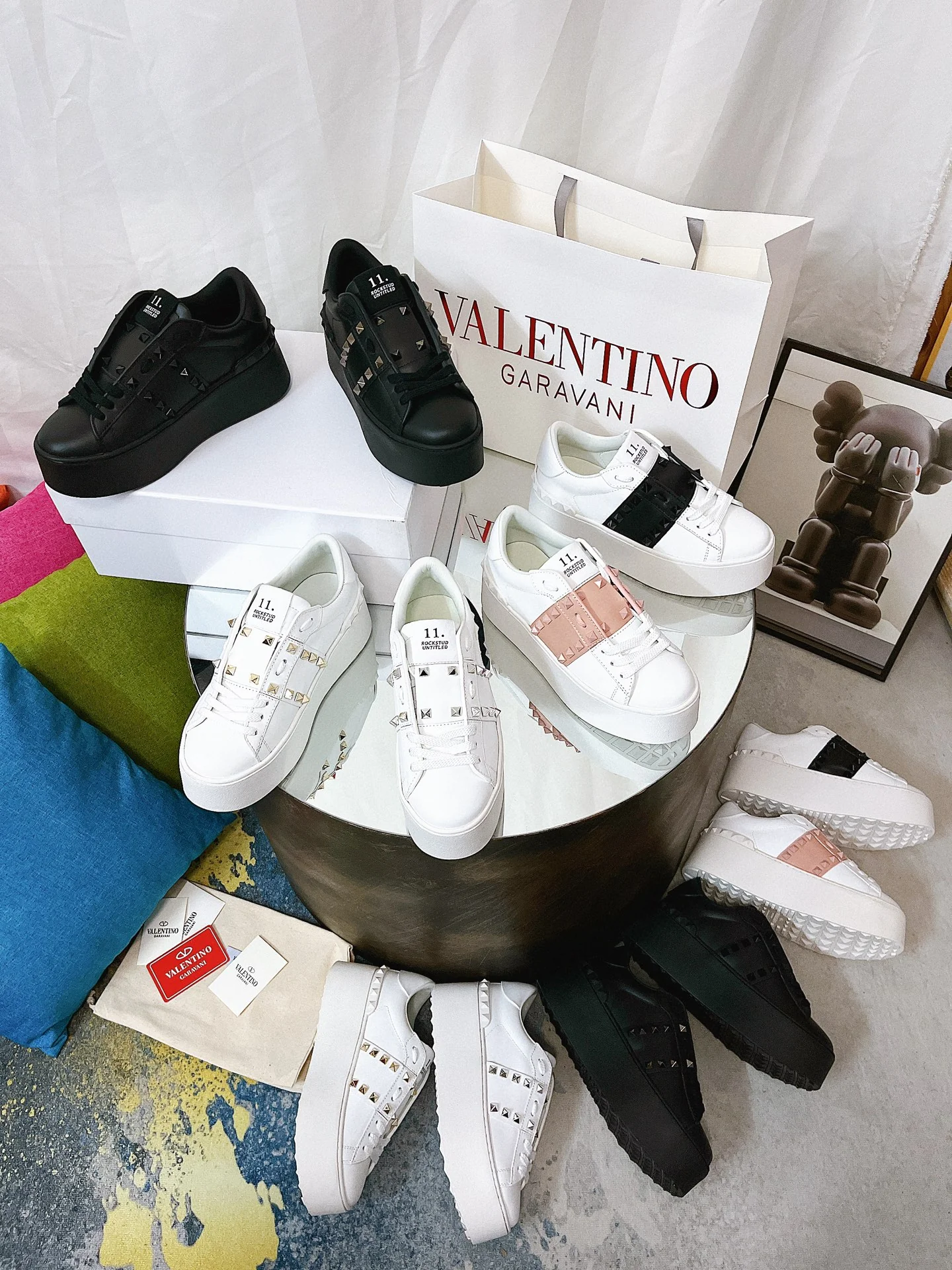 Белые повседневные кроссовки на платформе Valentino - розовые