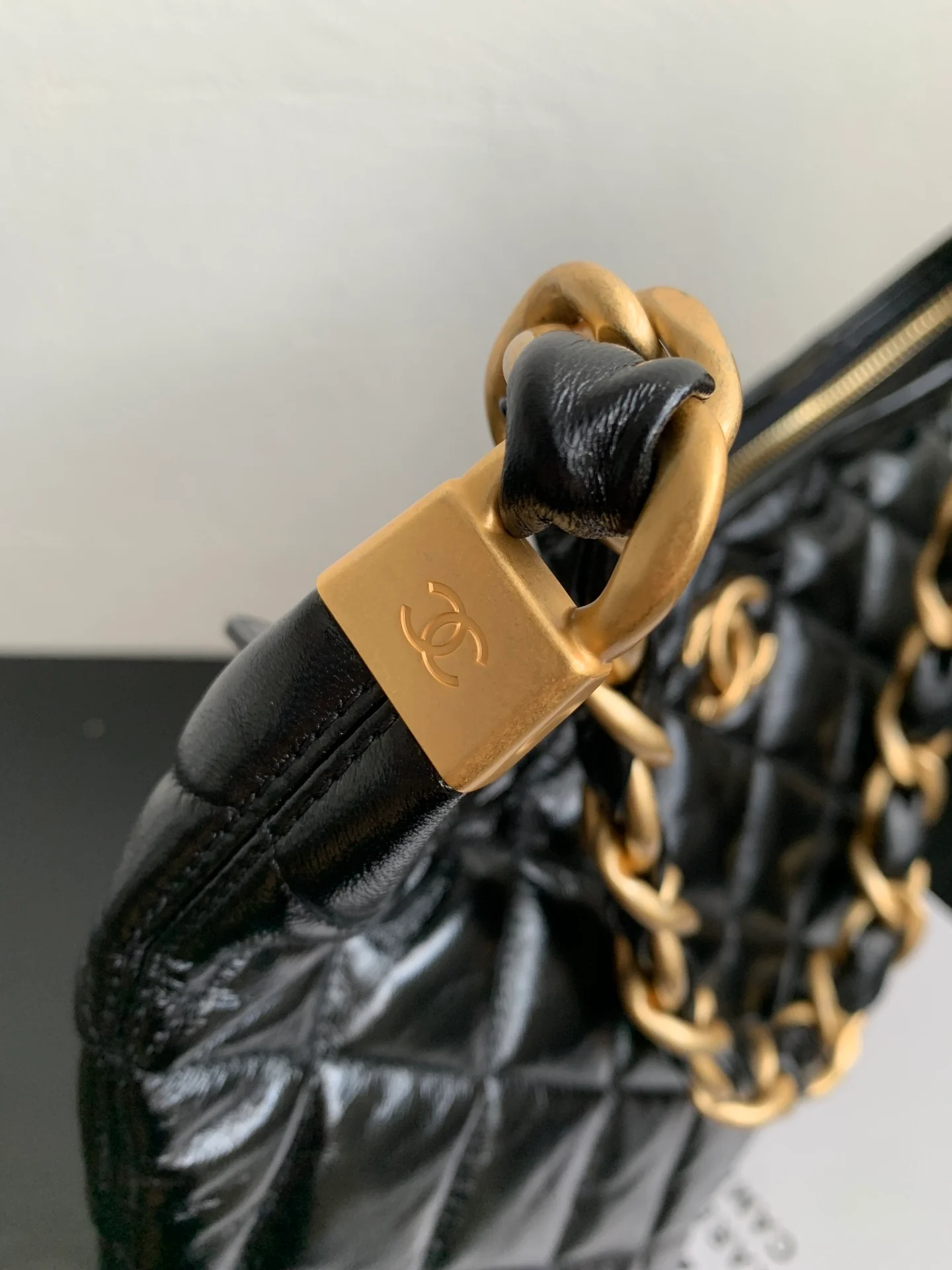 Сумка Chanel Hobo Chunky Chain Shoulder Bag, большая, черная.