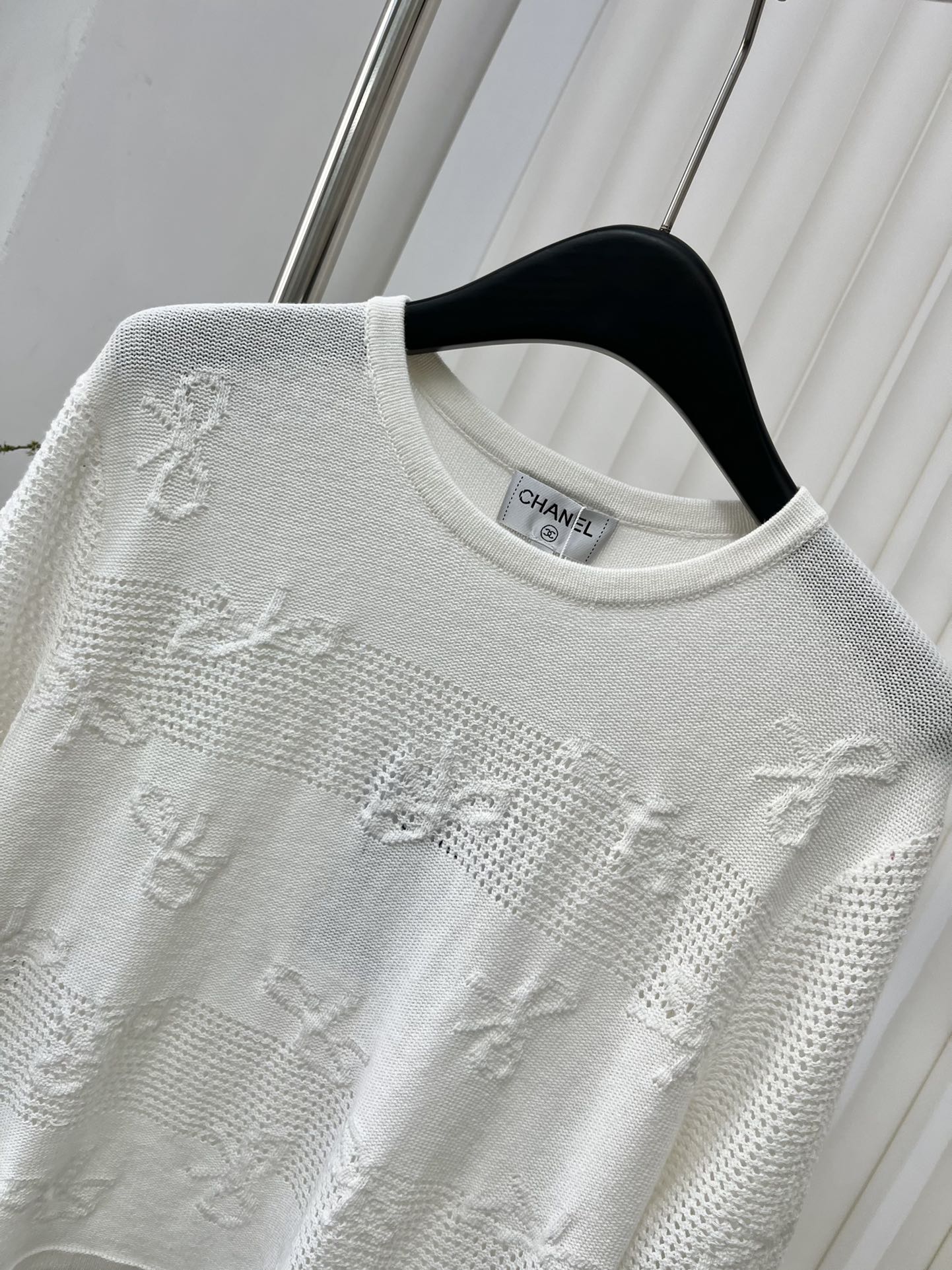 Chanel 2403 - Ажурная вязка, короткие рукава - Белая