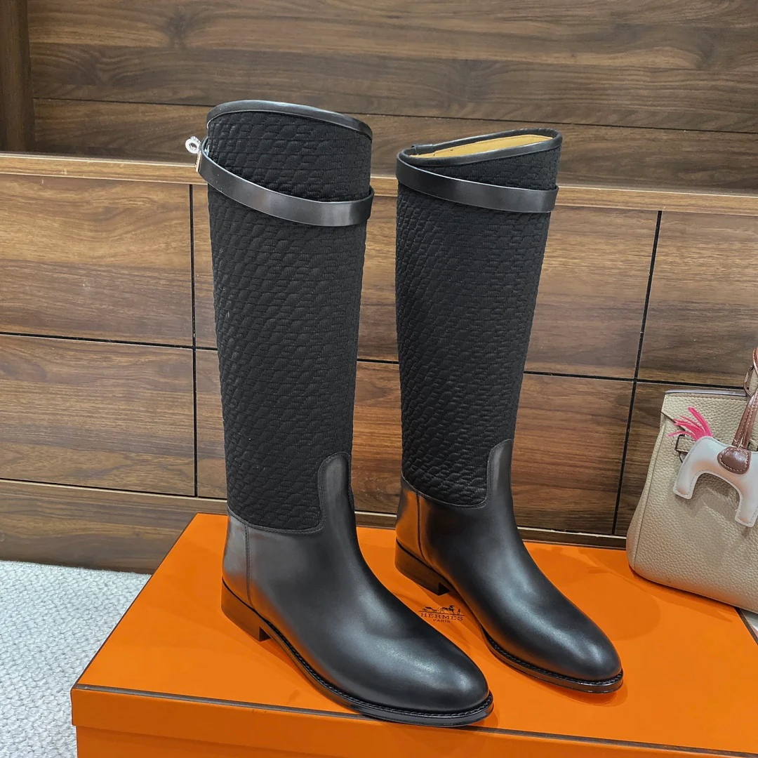 Новинка сезона осень/зима 2022 от Hermes - Ботинки Kelly с тиснением - Черные