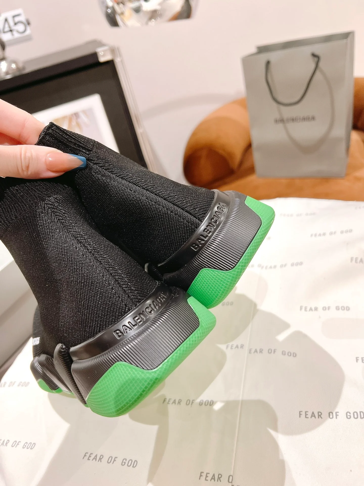 Новые модели Balenciaga 2023 года - Туфли-носки - Унисекс - Зеленая подошва