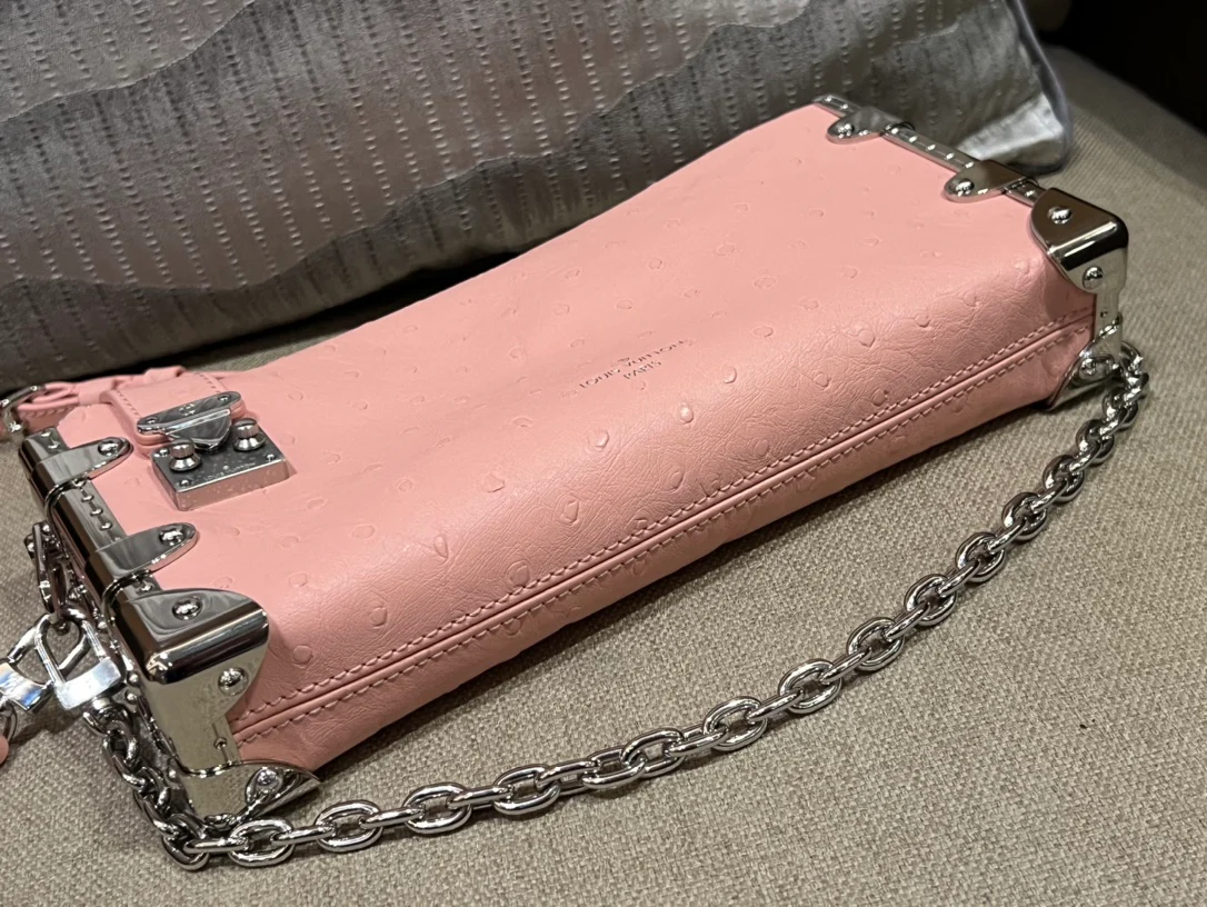 m25445-LV-slim-side-trunk chain bag-pink