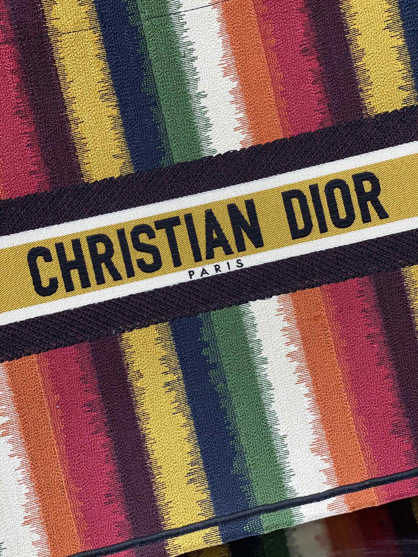 Сумка Dior Book Tote, большой размер 41-5 см, разноцветная полоска.