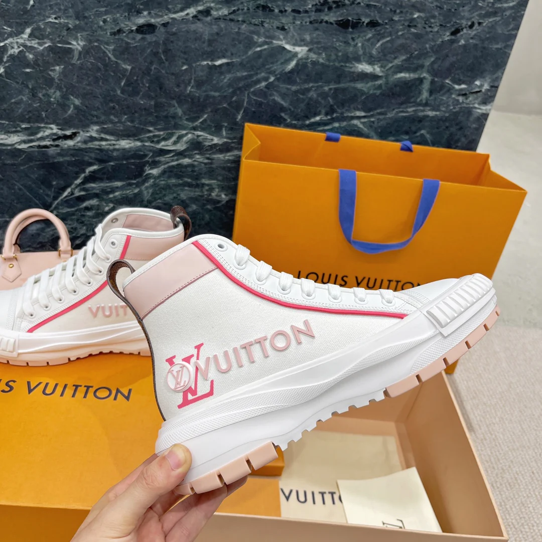 Кроссовки серии LV-Squad - белые и розовые