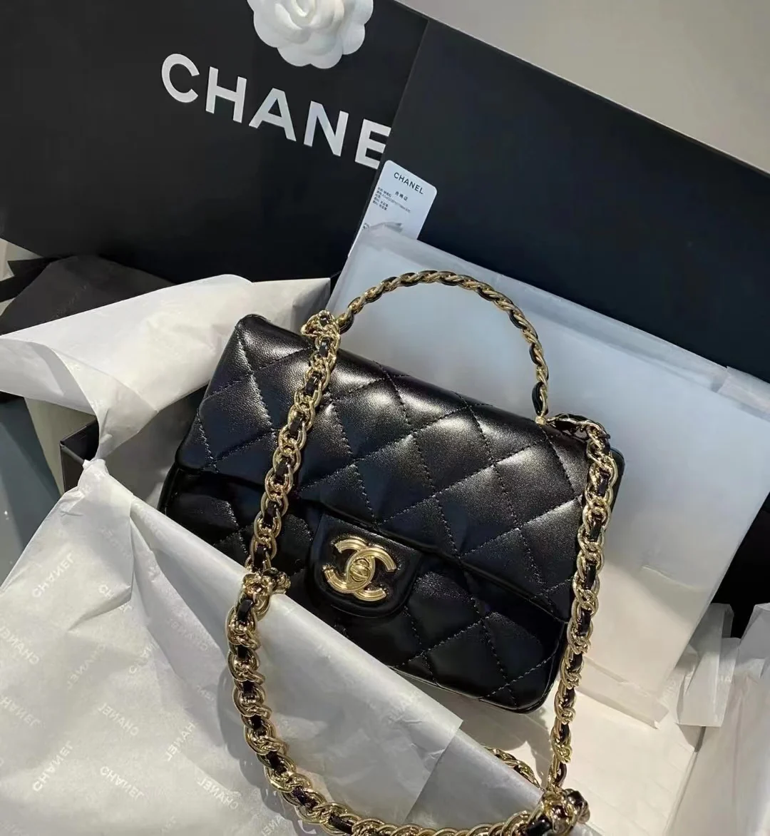 Ручка сумки Chanel 23a CF со стразами - черная