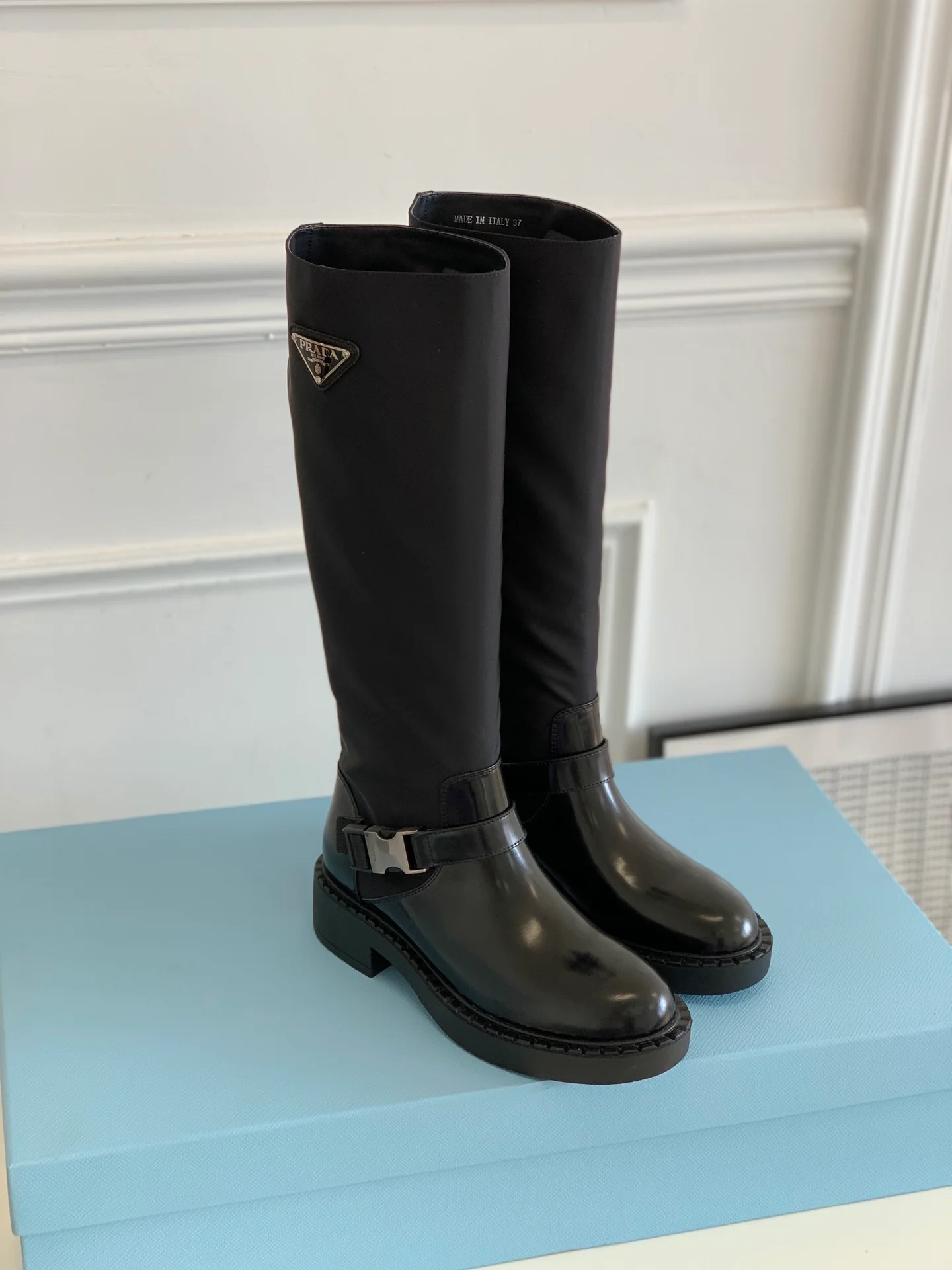 Prada - Новинка сезона осень/зима 2021 - Сапоги для верховой езды