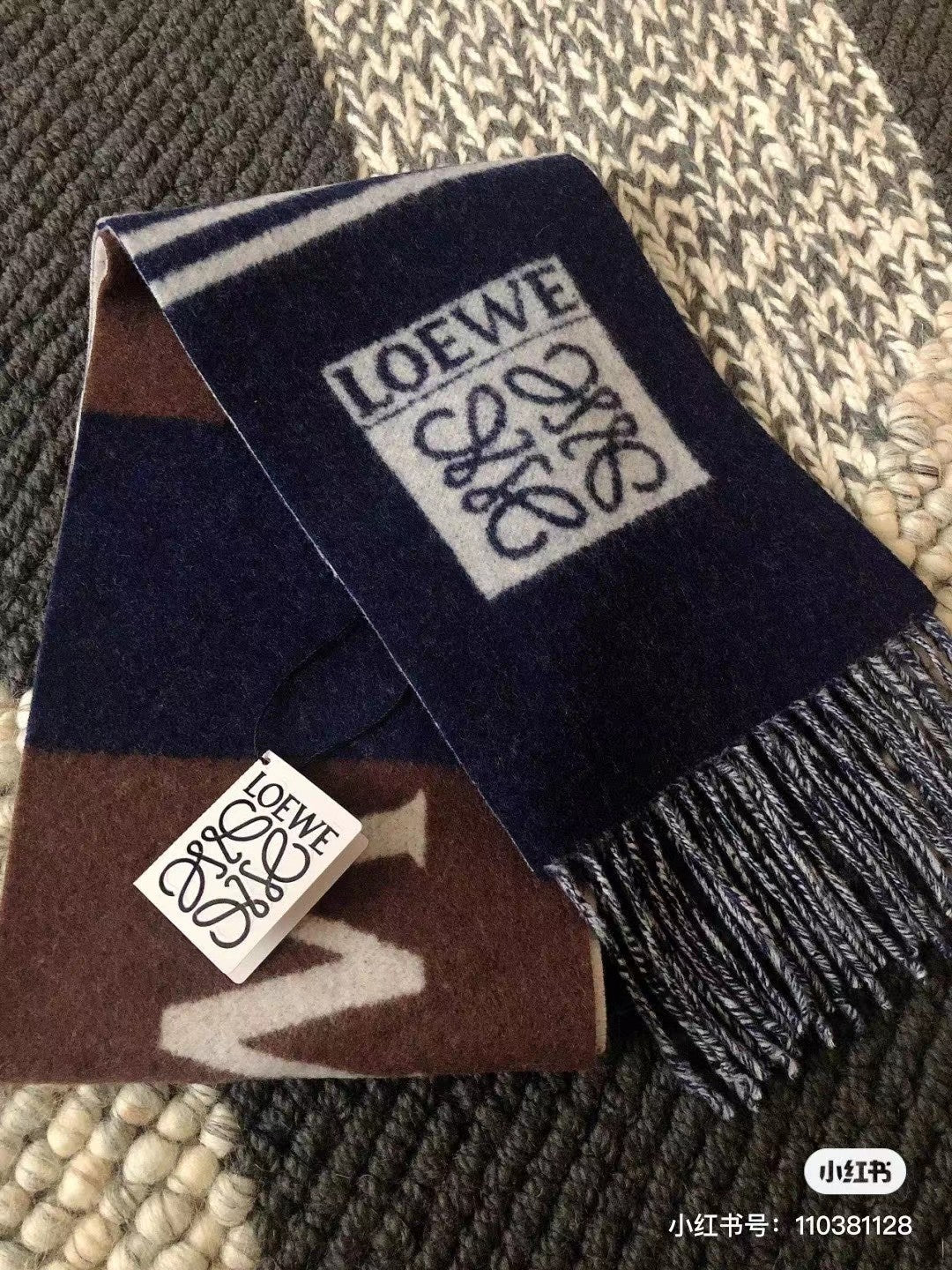 Loewe — Эта модель была изготовлена ??на заказ для витрины бутика в Барселоне.