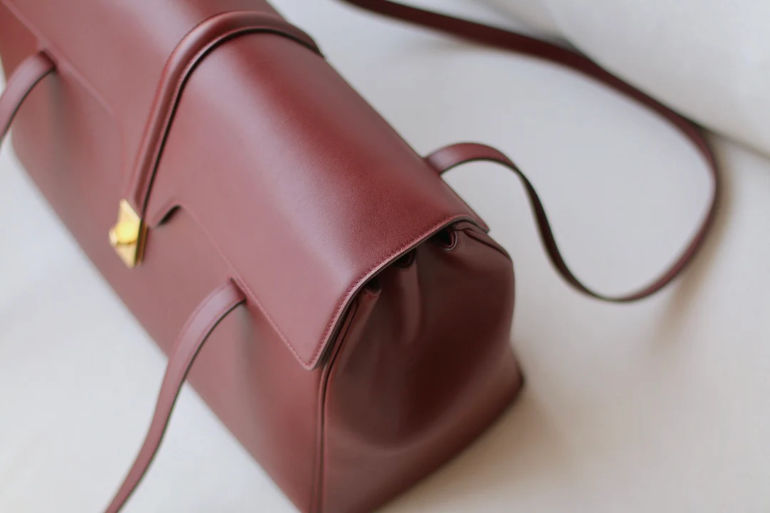 Сумка Celine Soft 16 Large из гладкой телячьей кожи - 1 шт.