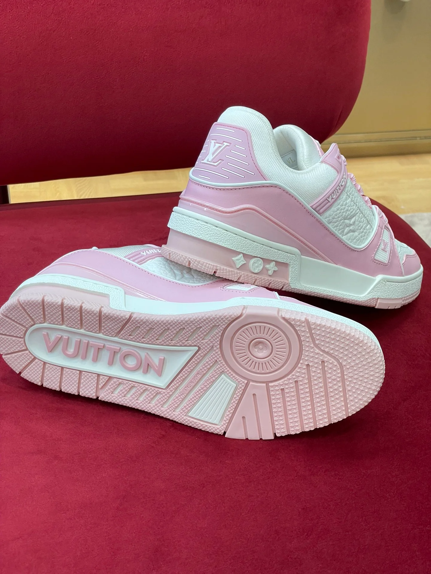 Кроссовки LV Trainer Series - Спортивная обувь - Унисекс - Бело-розовые