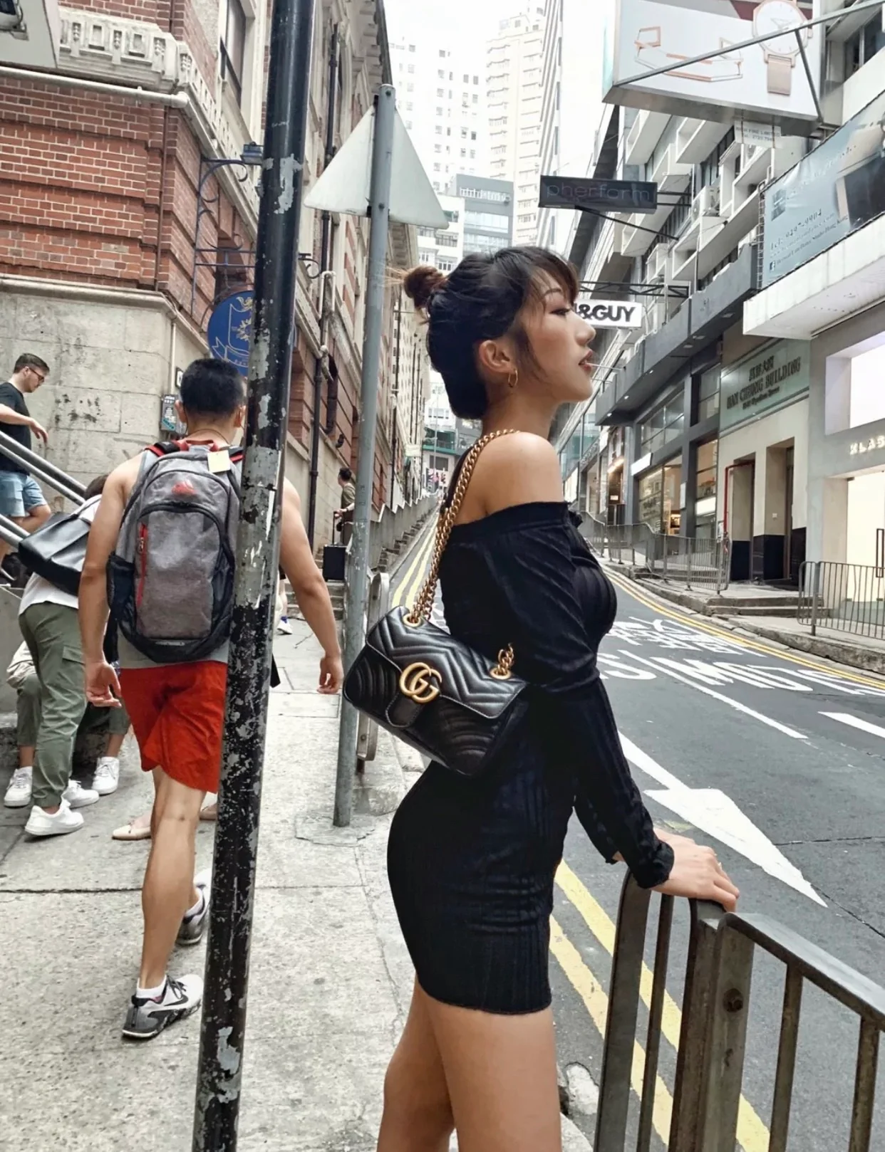 Gucci Marmont Black Medium 26cm - 26-7-5cm