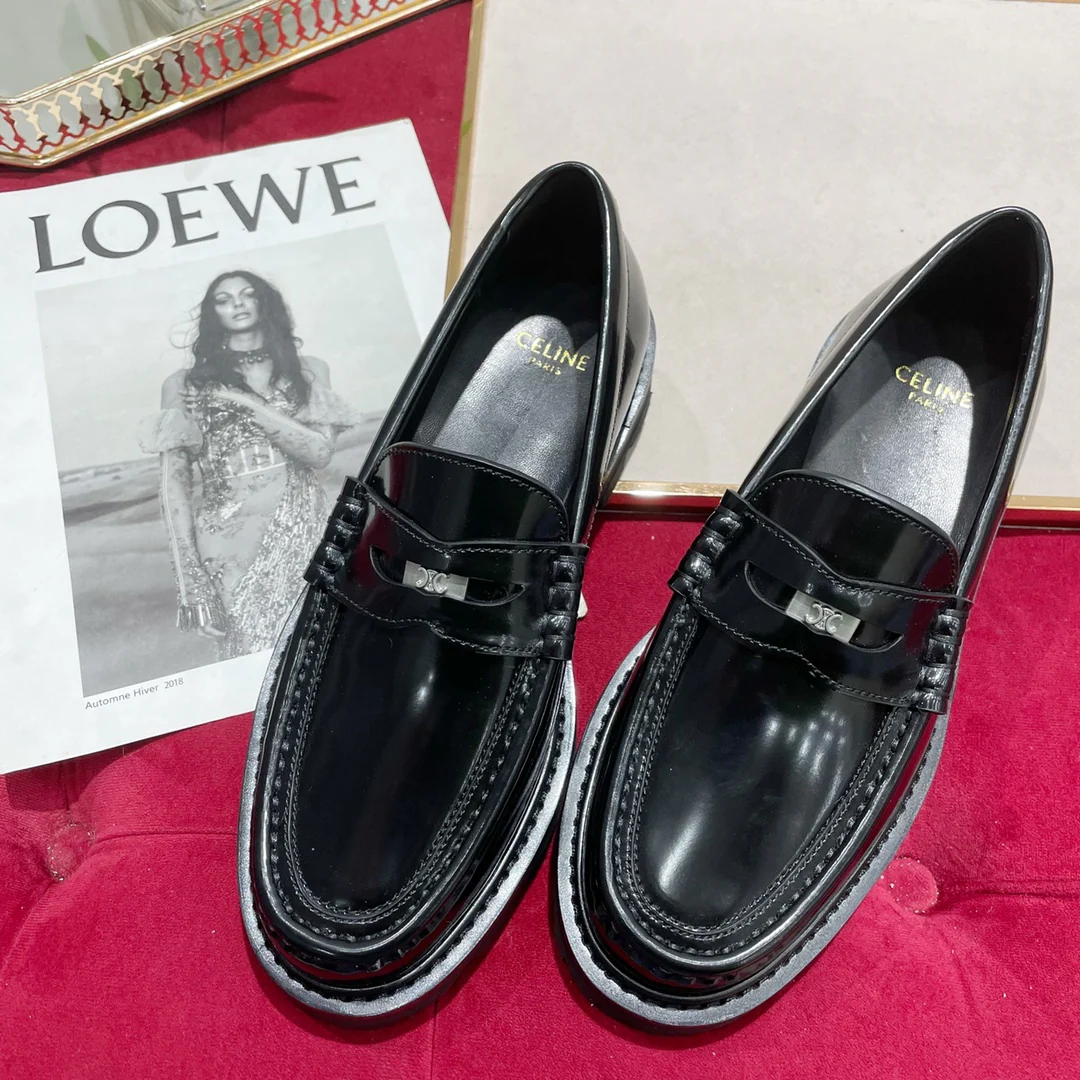 Обувь Celine - Celine - лакированная кожа - серебряная пряжка - лоферы