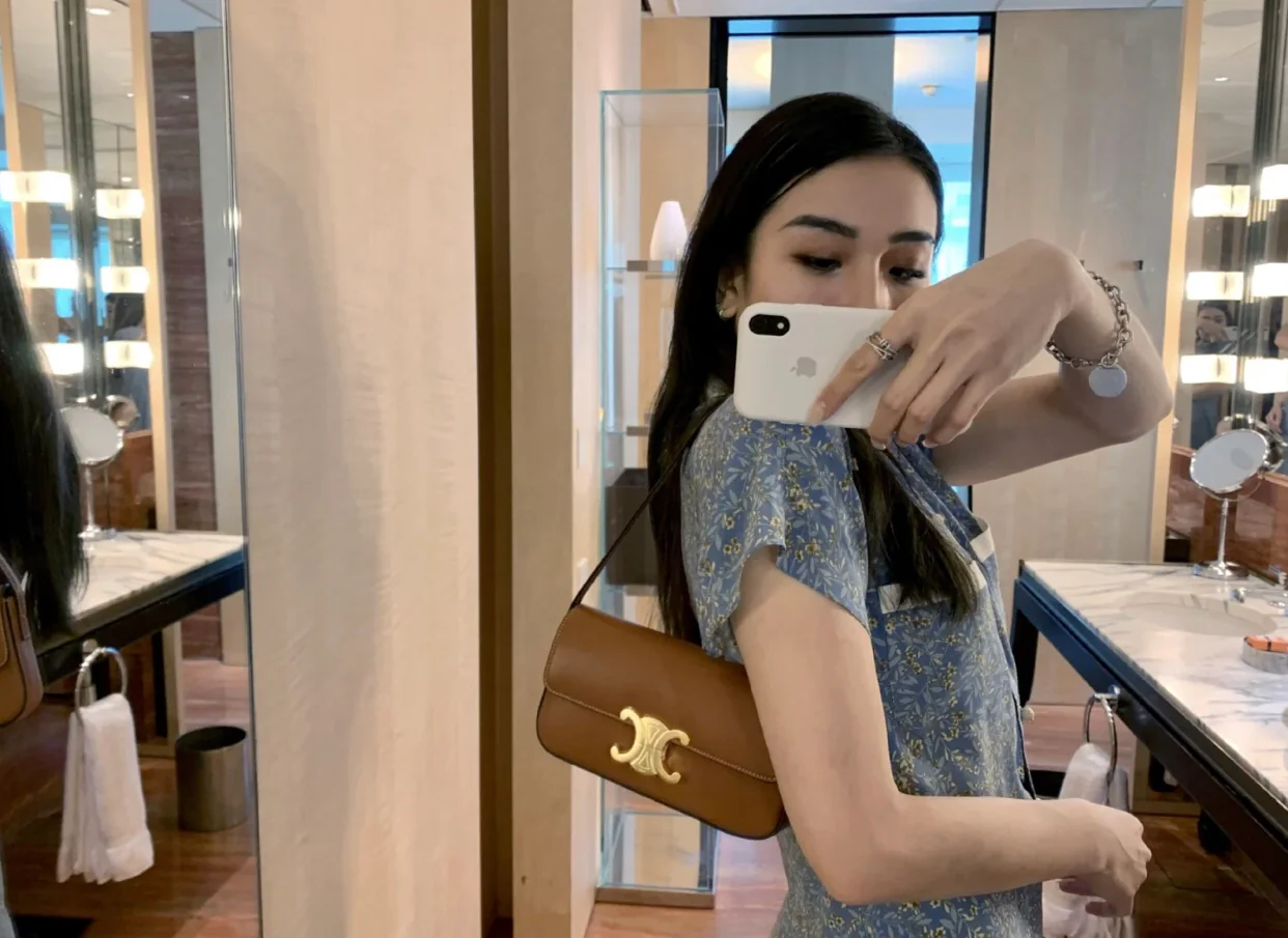 Сумка через плечо Celine Triomphe из коровьей кожи - коричневая