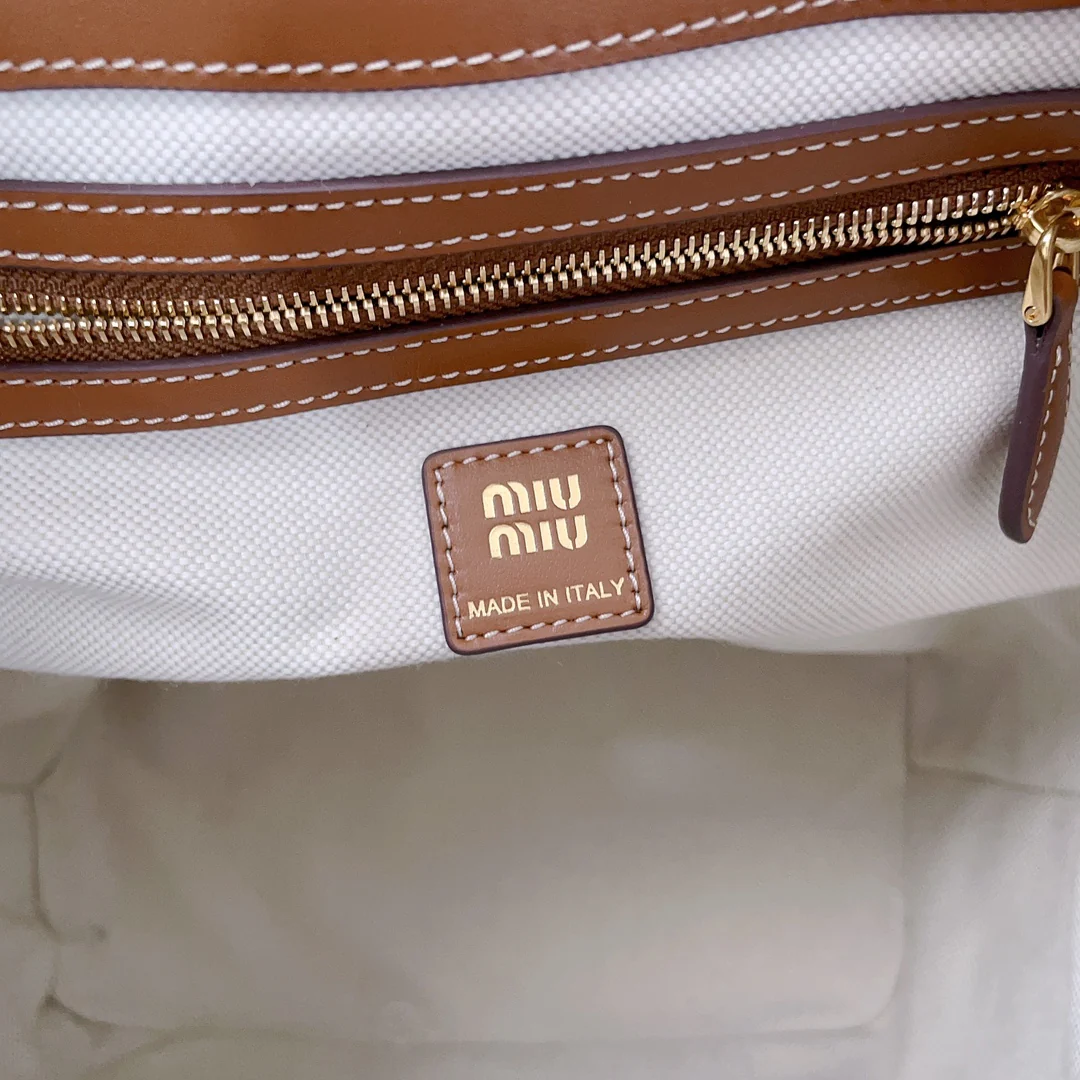 Рюкзак Miu Miu-5bz042, большой, коричневый.